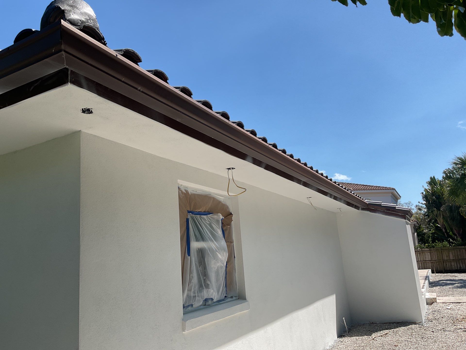 6 Inch Seamless Gutters using bronze gutters in Sarasota FL by Gutter Professors