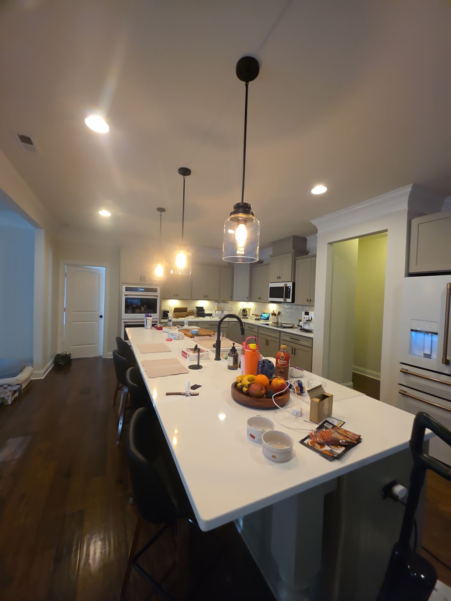 From Dated to Dazzling: A Bright Kitchen Transformation in Holly Springs by Elite Remodeling and Design LLC