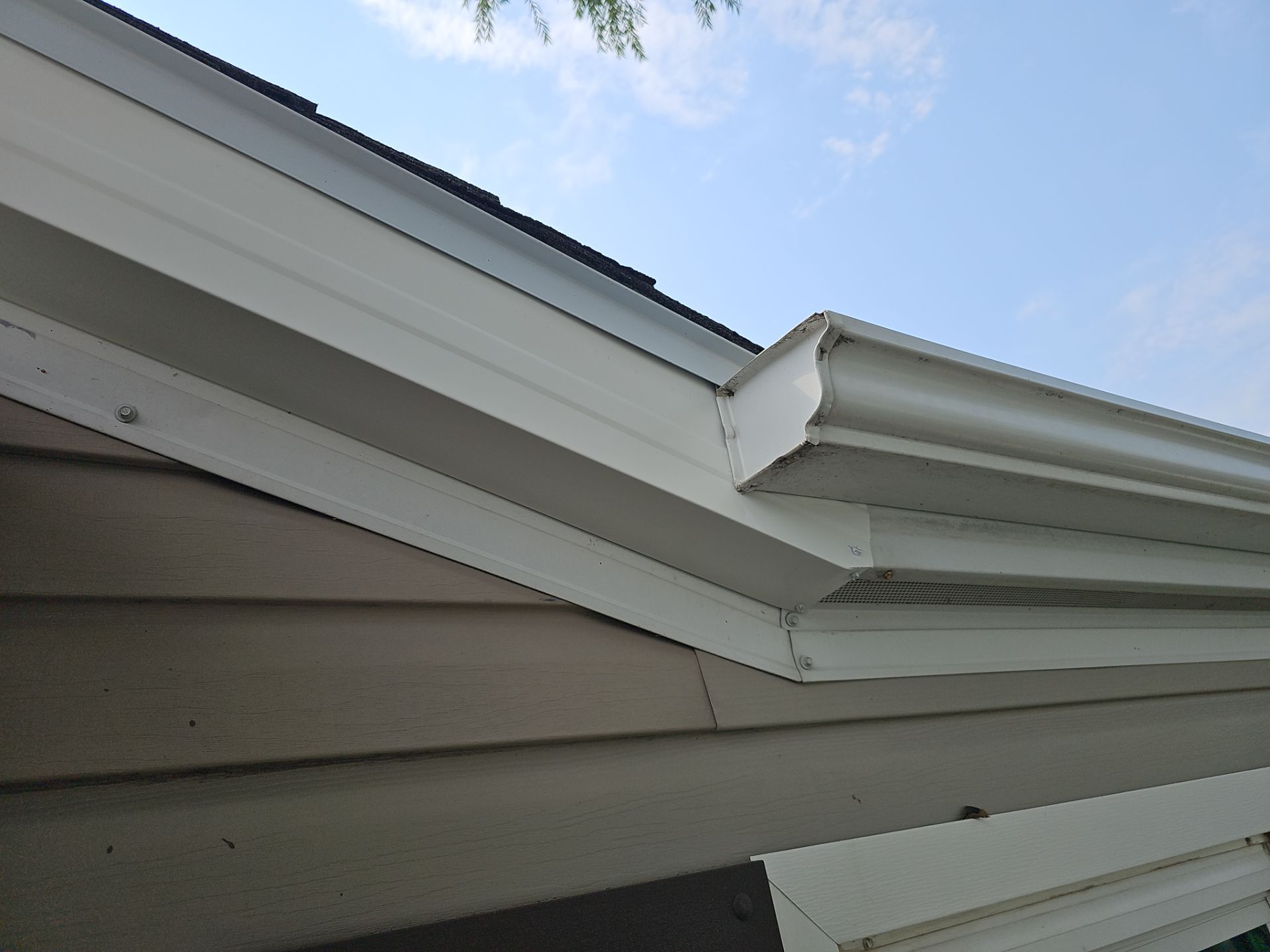Malarkey Vista Storm Gray & Custom Fascia in Kearney by Loyal Nine
