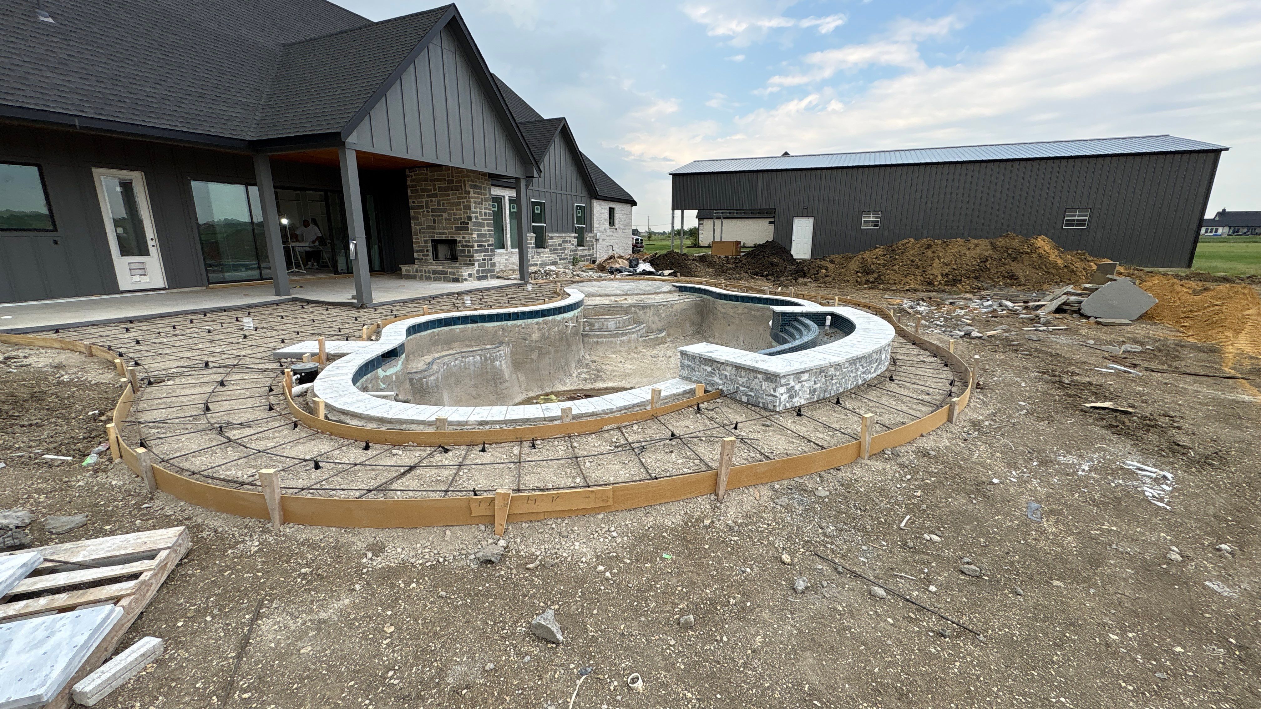 Large Freeform Pool with Beach Entry by Pinnacle Pools and Spas - DFW
