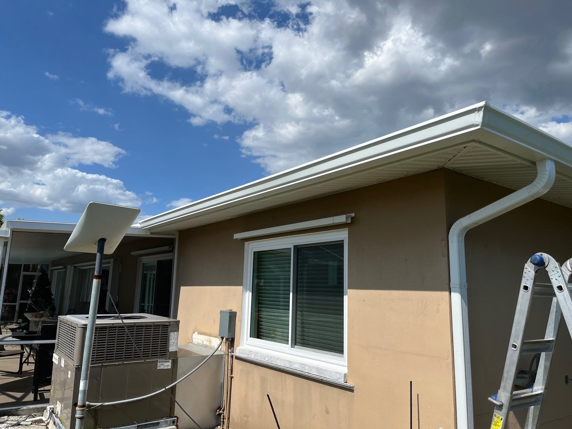 White K Style Seamless Gutters using 6 Inch Seamless Gutters in Cape Coral FL by Gutter Professors