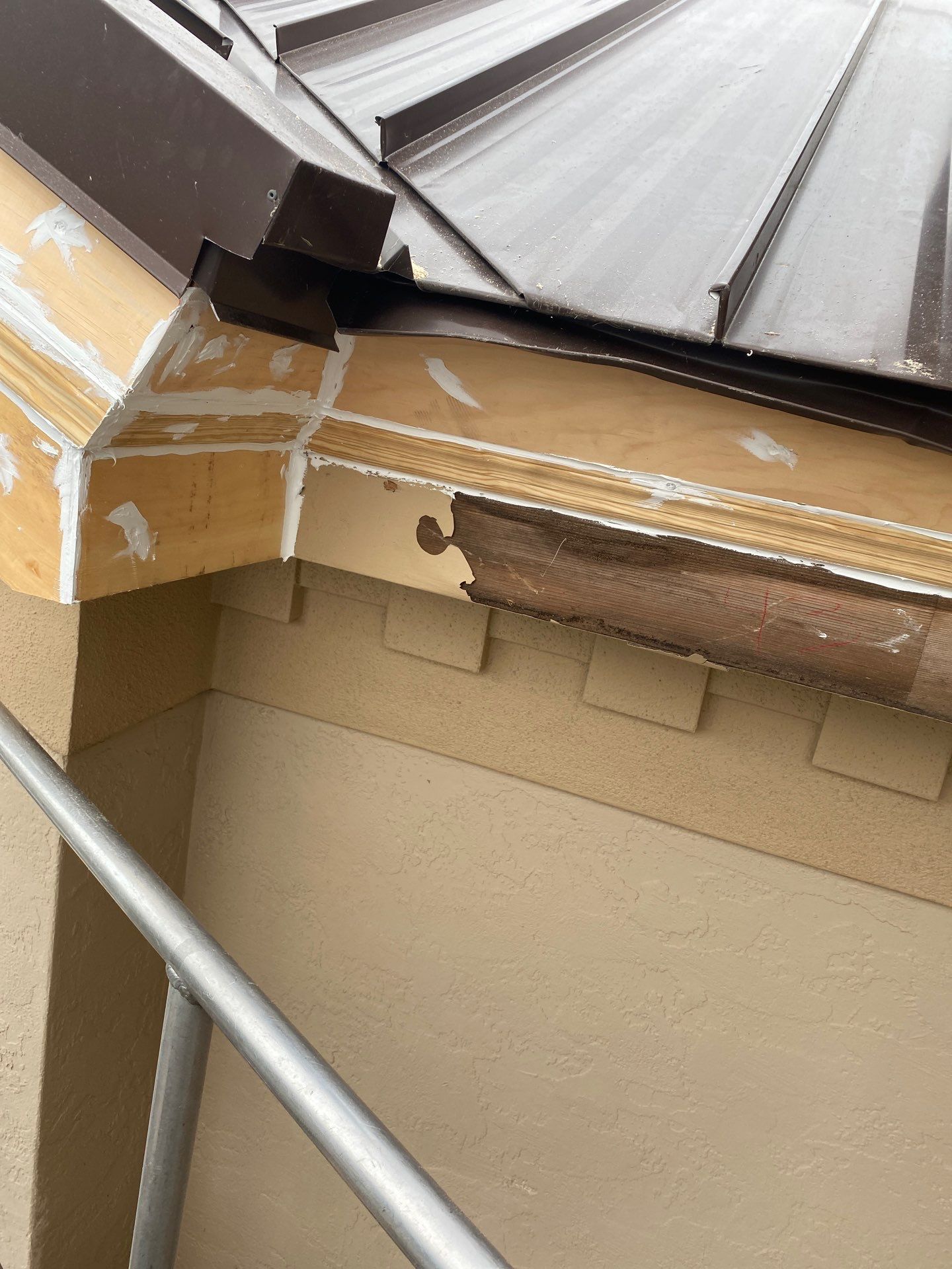 Seamless Gutters in Sarasota FL by Gutter Professors