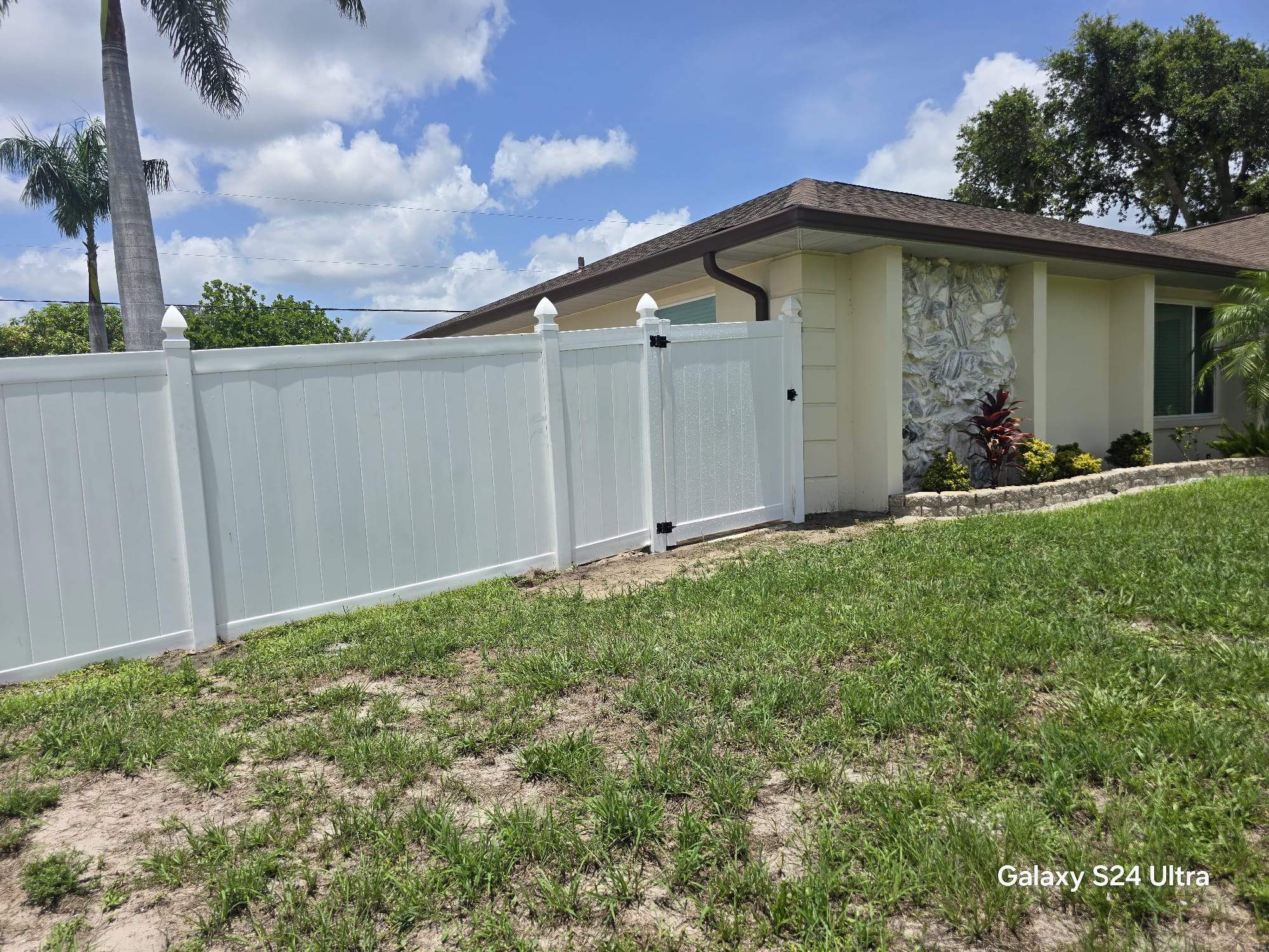 Vinyl Privacy Fence Repair and Post Stabilization in Port Charlotte by True Fence LLC
