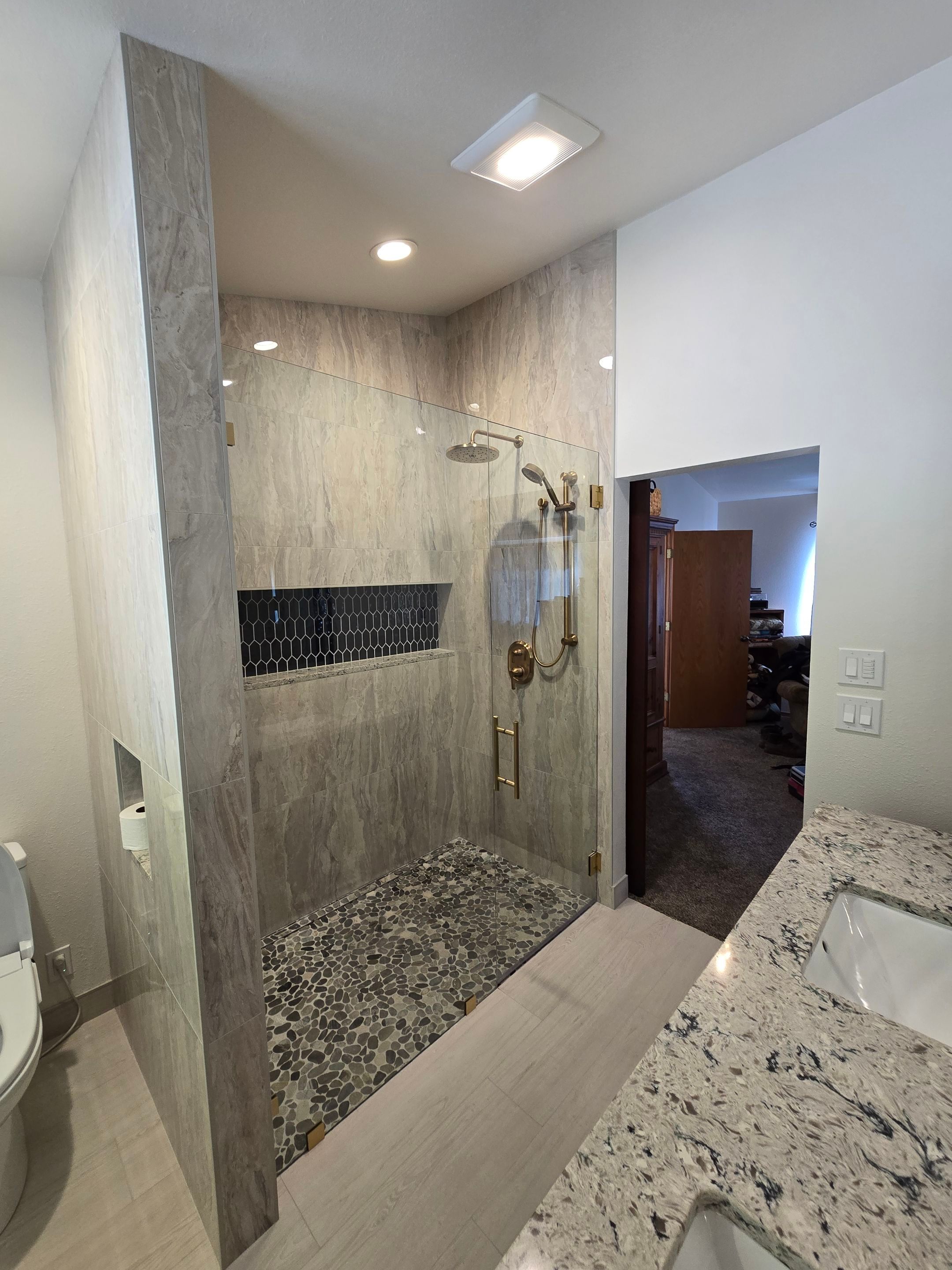 Bathroom Remodel - Brookings by KMD Surfaces INC.