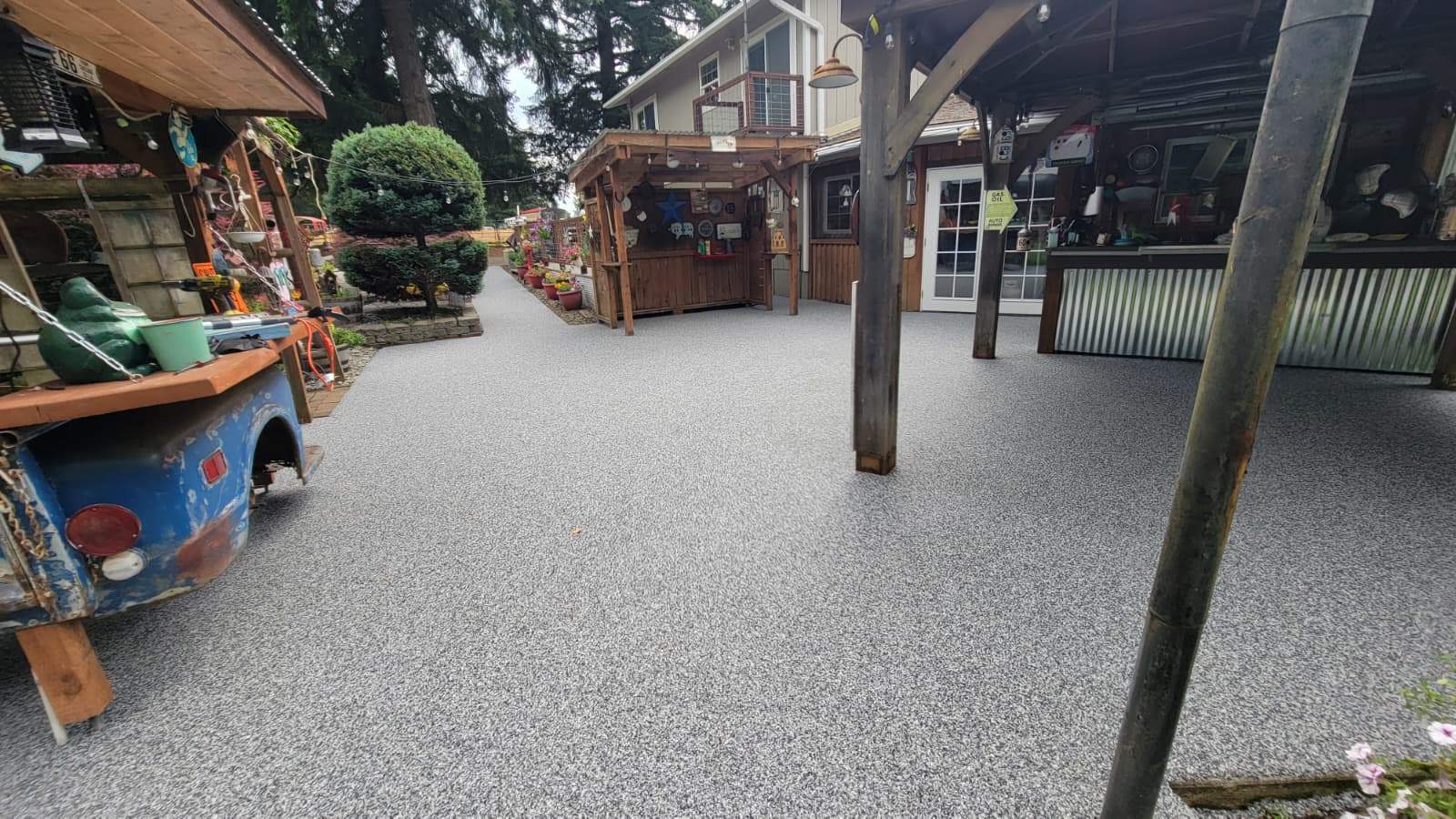 Vuba Back Patio by Concrete Coating Experts Inc.