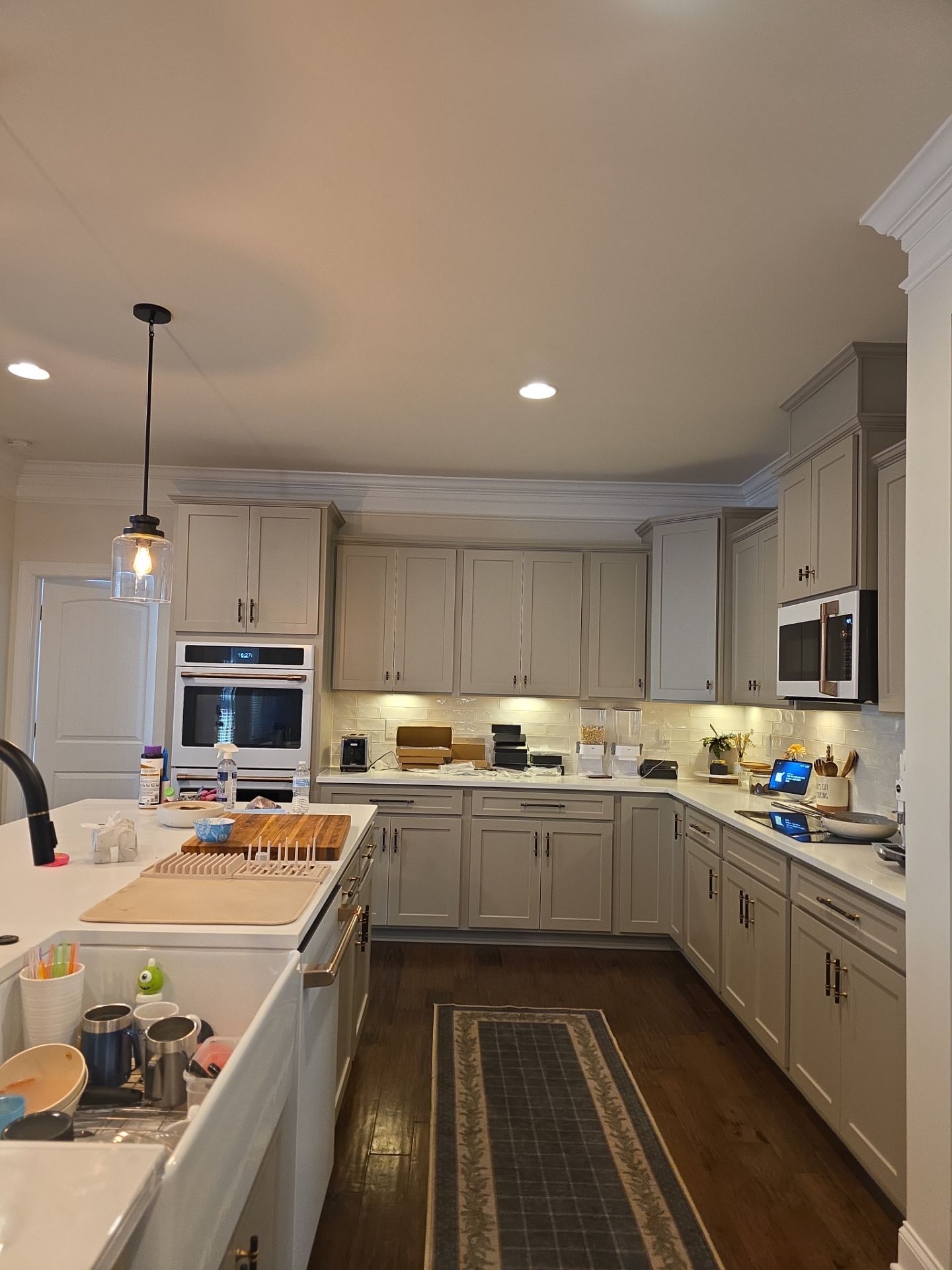 From Dated to Dazzling: A Bright Kitchen Transformation in Holly Springs by Elite Remodeling and Design LLC