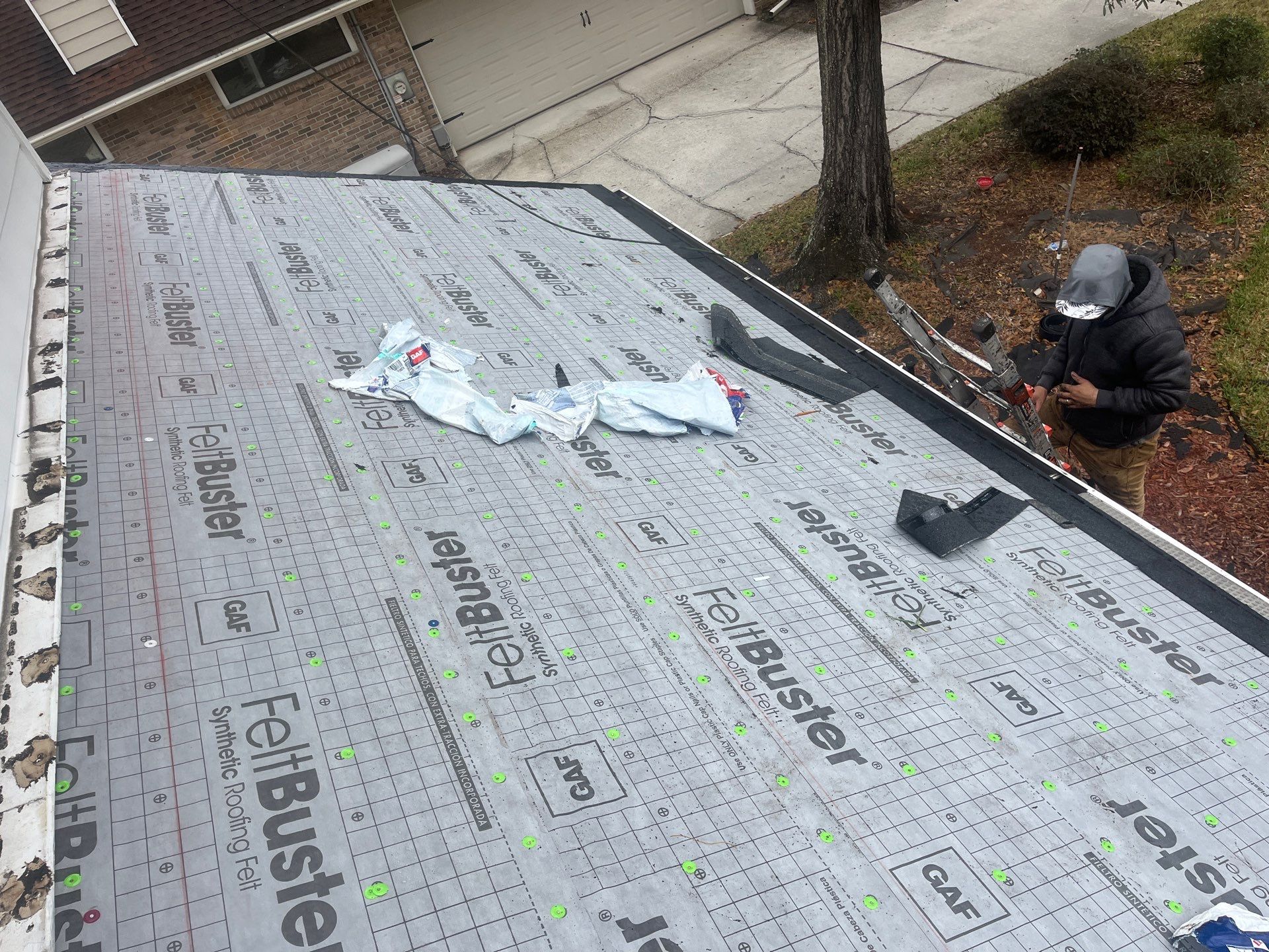 GAF Charcoal Architectural Shingle - Re-roof by Endless Summer Roofing Co.