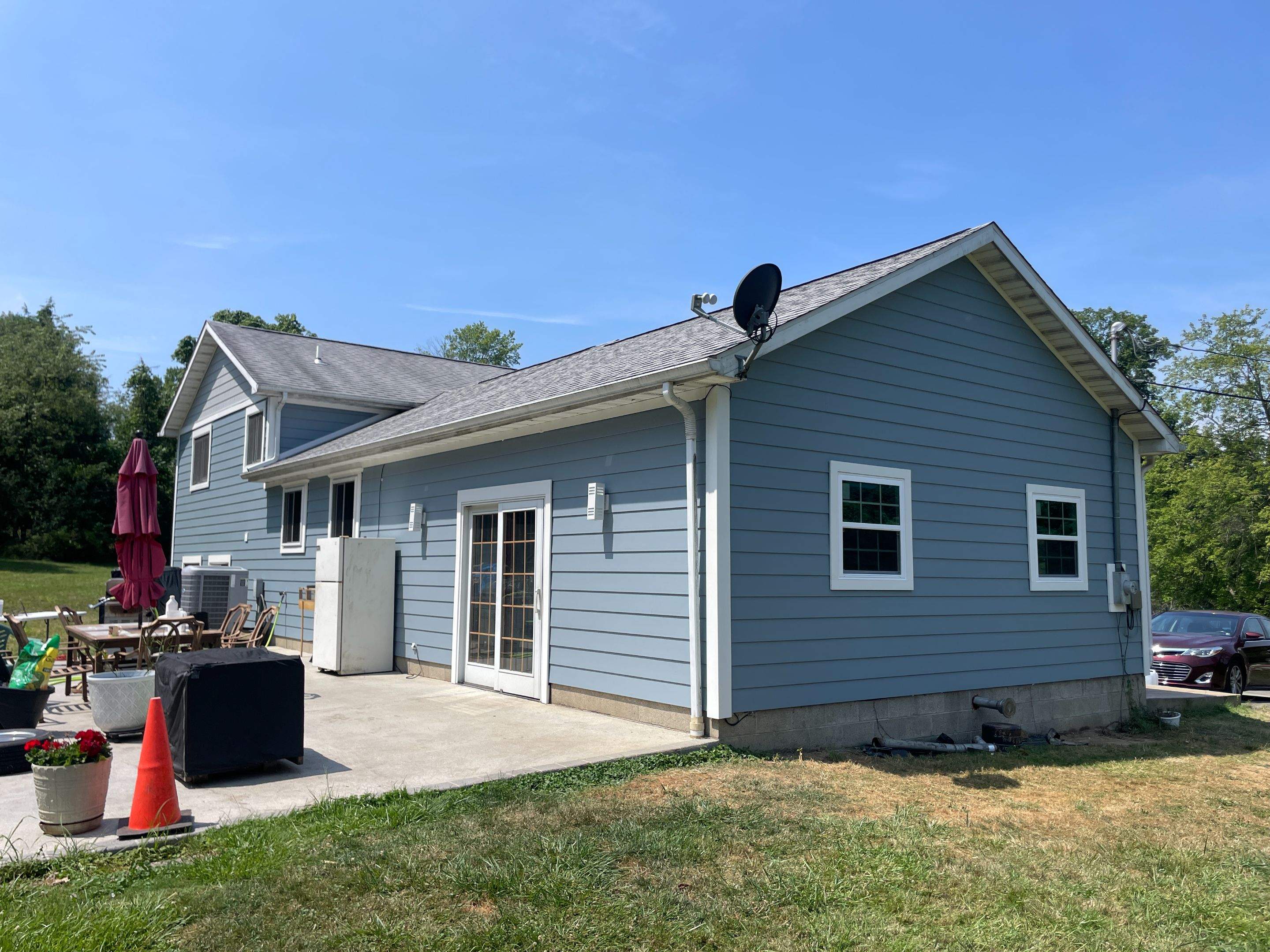 Oceana Blue Vinyl Siding in Freeport by Ideal Siding Pittsburgh