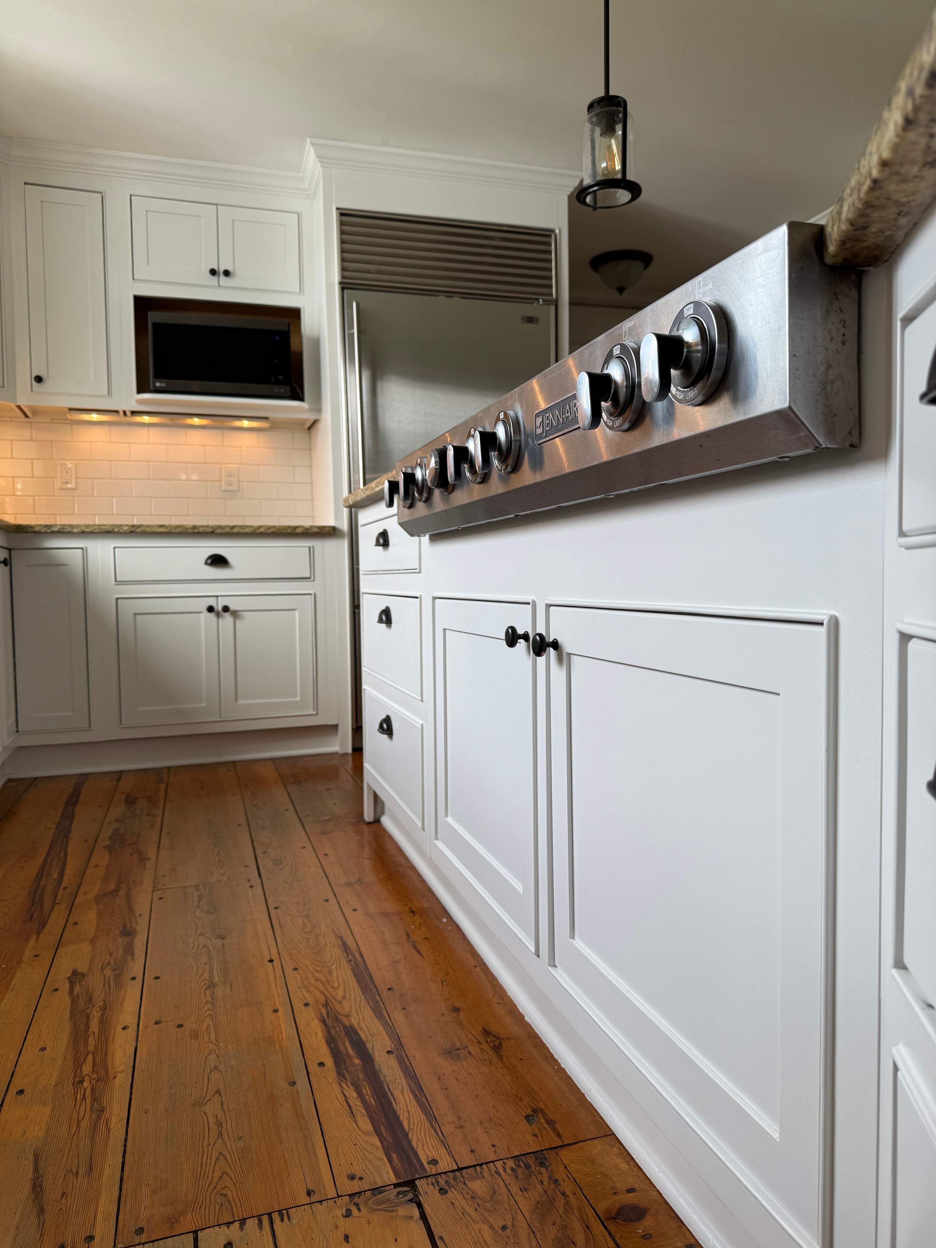 Cabinet Refinishing with Alabaster by EXCELLENCE | CARTO