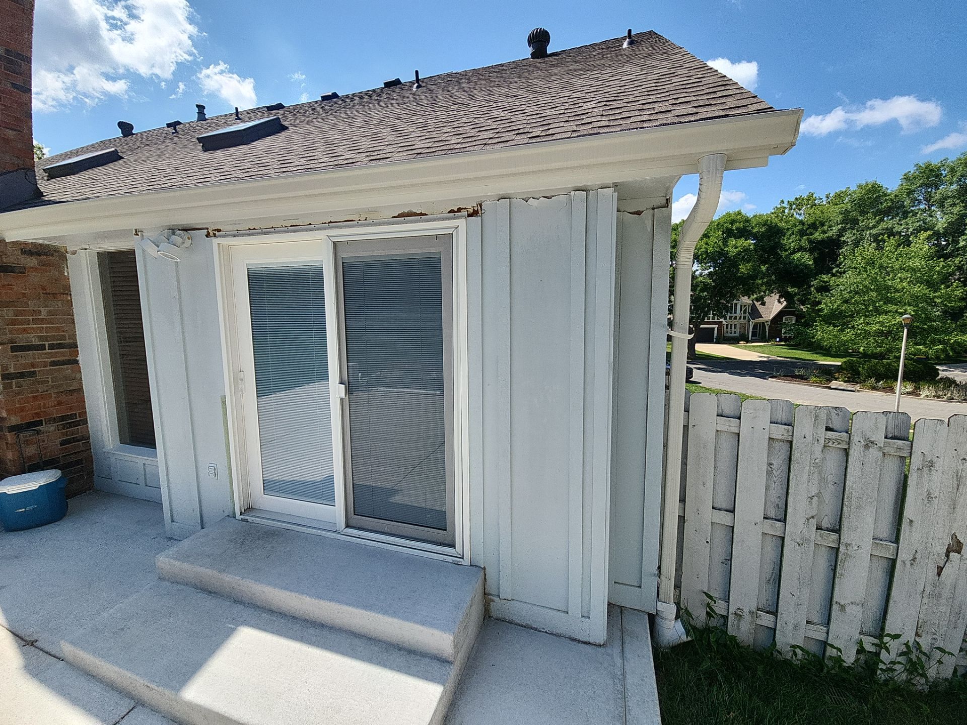James Hardie siding in Overland park  by EEC  Windows, Siding & Roofing 