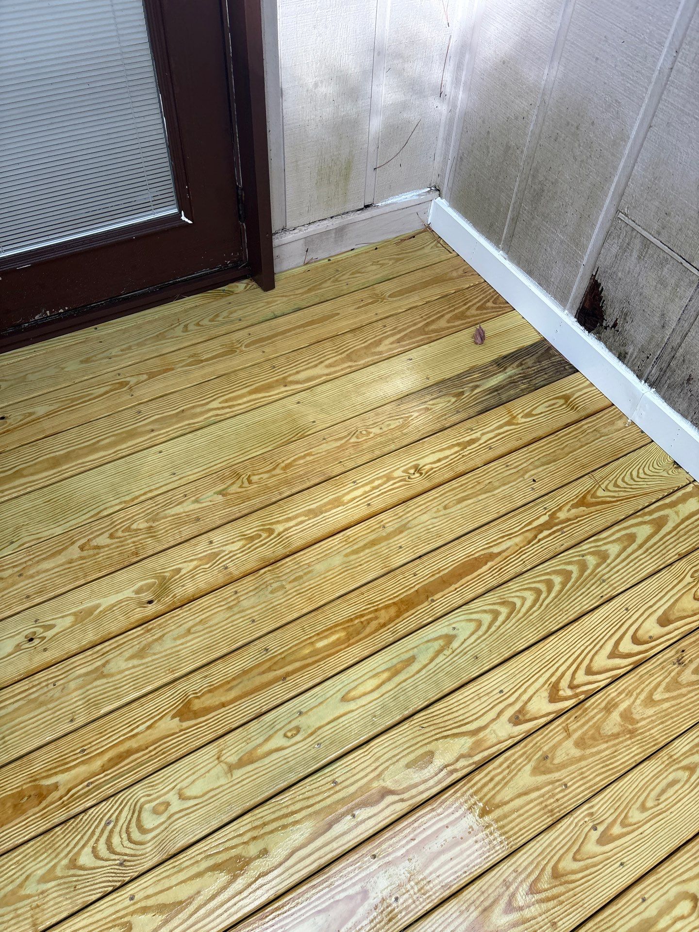 Wood Deck using Wood Sealant by DuraSeal