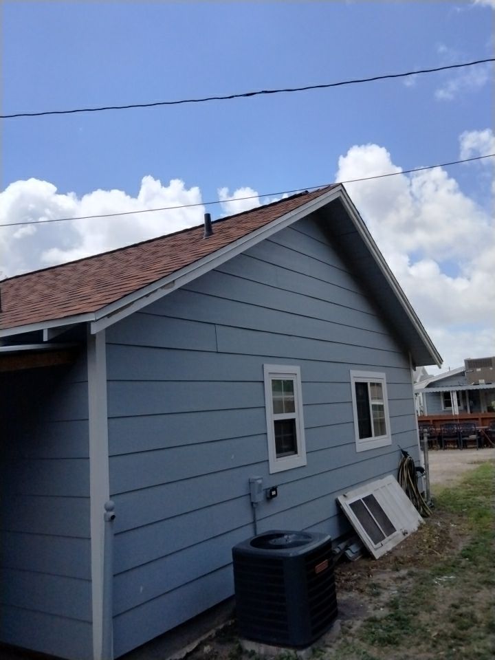 Sinton ShowStopper by Bayfront Roofing and Construction