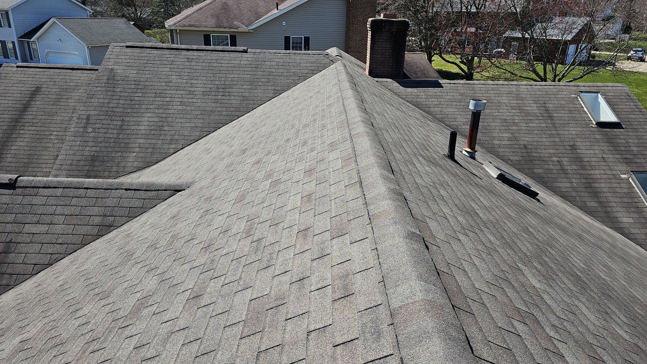 ATLAS PINNACLE COLOR: WEATHERED SHADOW by Eagle Eye Roofing