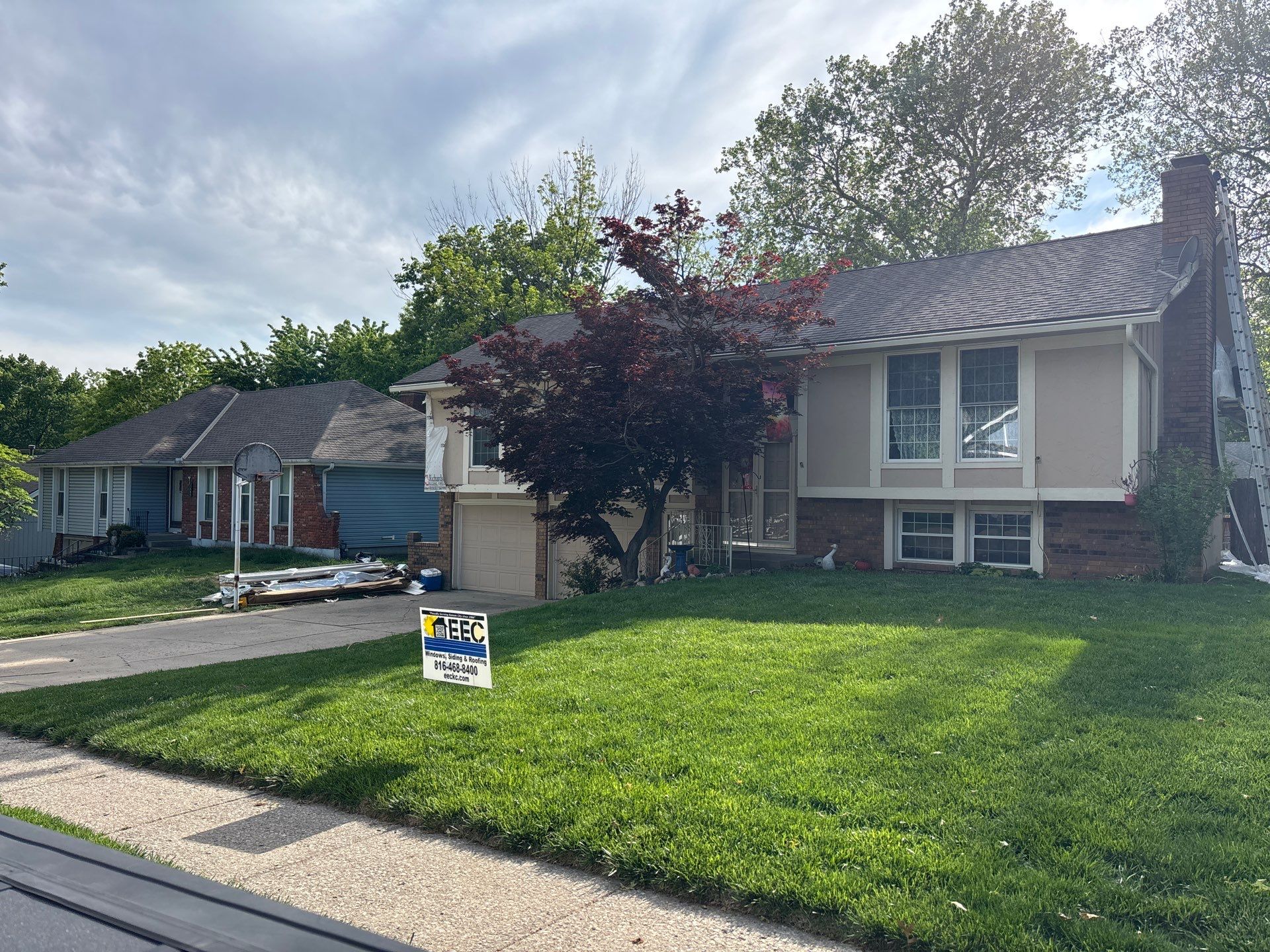 James Hardie in Kansas City Mo  by EEC  Windows, Siding & Roofing 