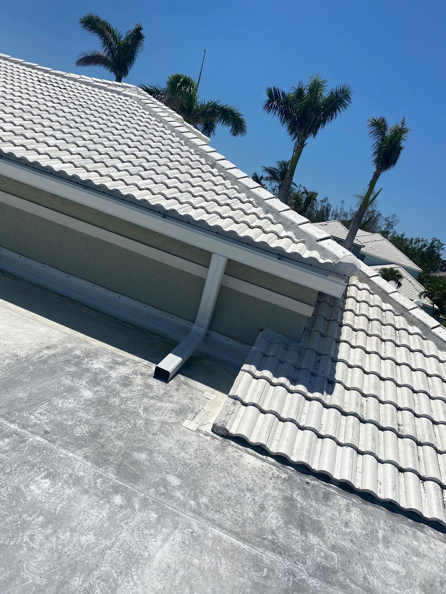 Splash Guard Gutters for Coastal Homes in Longboat Key FL by Gutter Professors