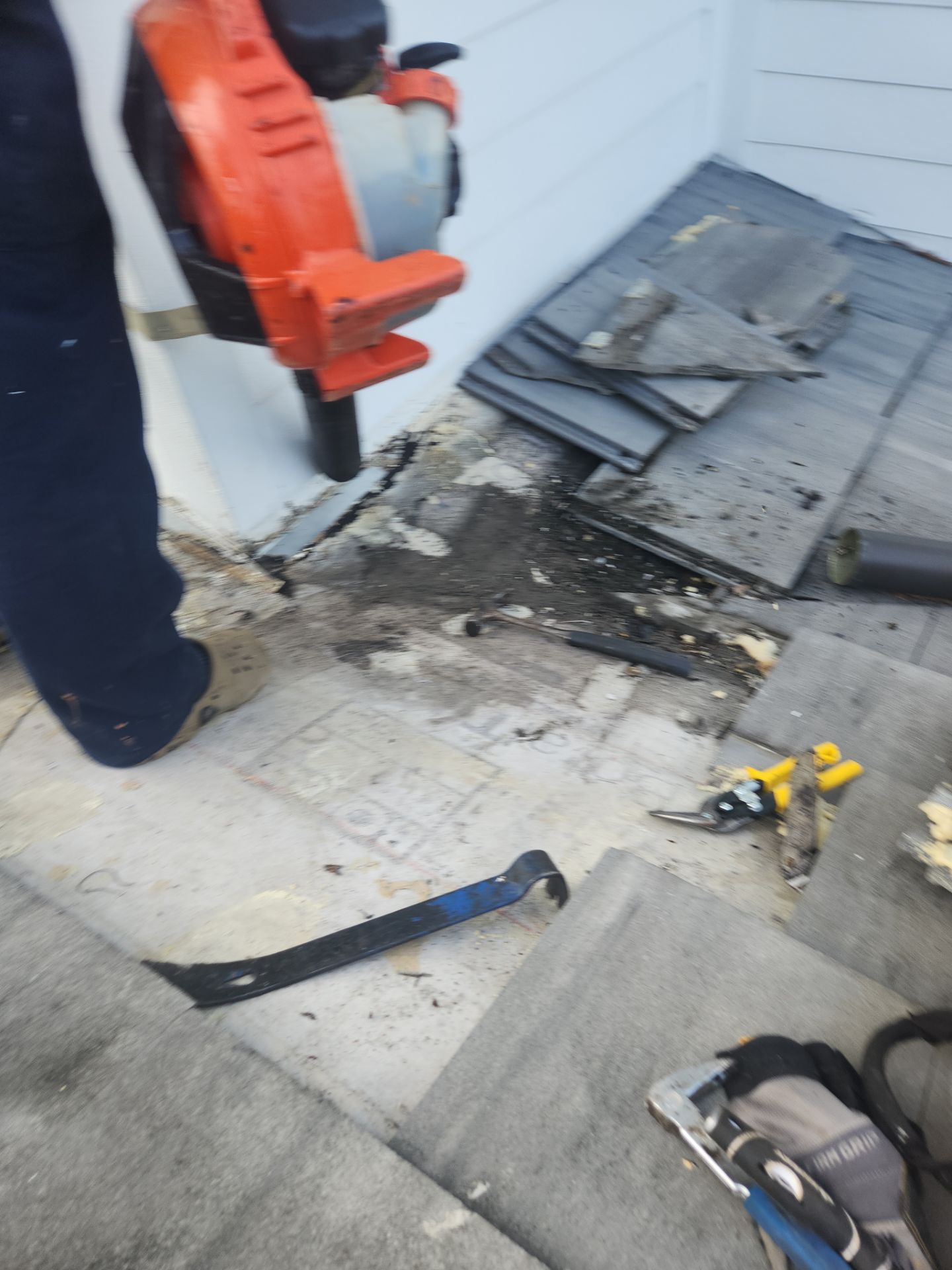 Tile Roof Repair in West Palm Beach – Expert Leak Detection & Precision Repairs by Aastro Roofing