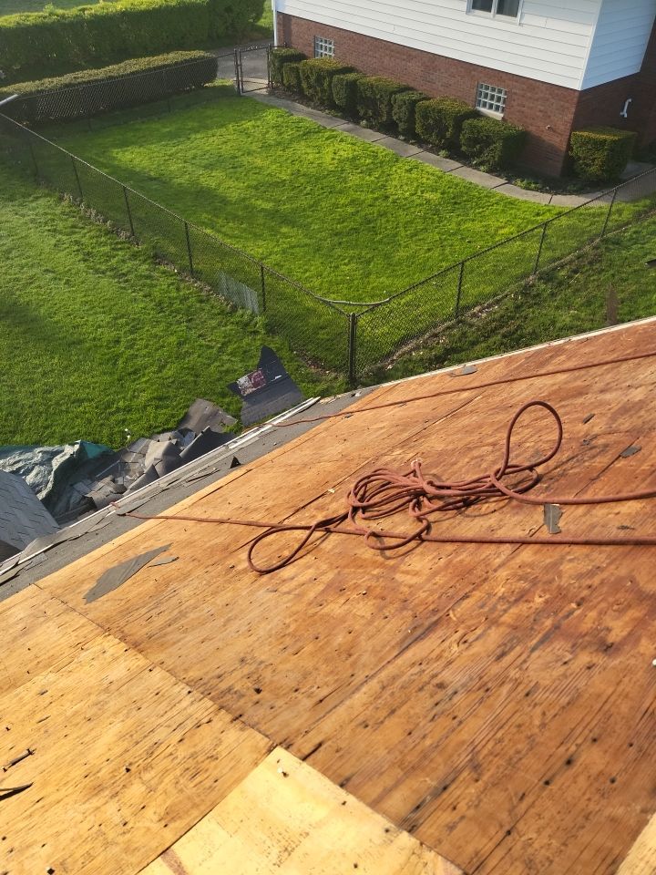 ATLAS PINNACLE COLOR: COASTAL GRANITE DRIP EDGE: WHITE by Eagle Eye Roofing