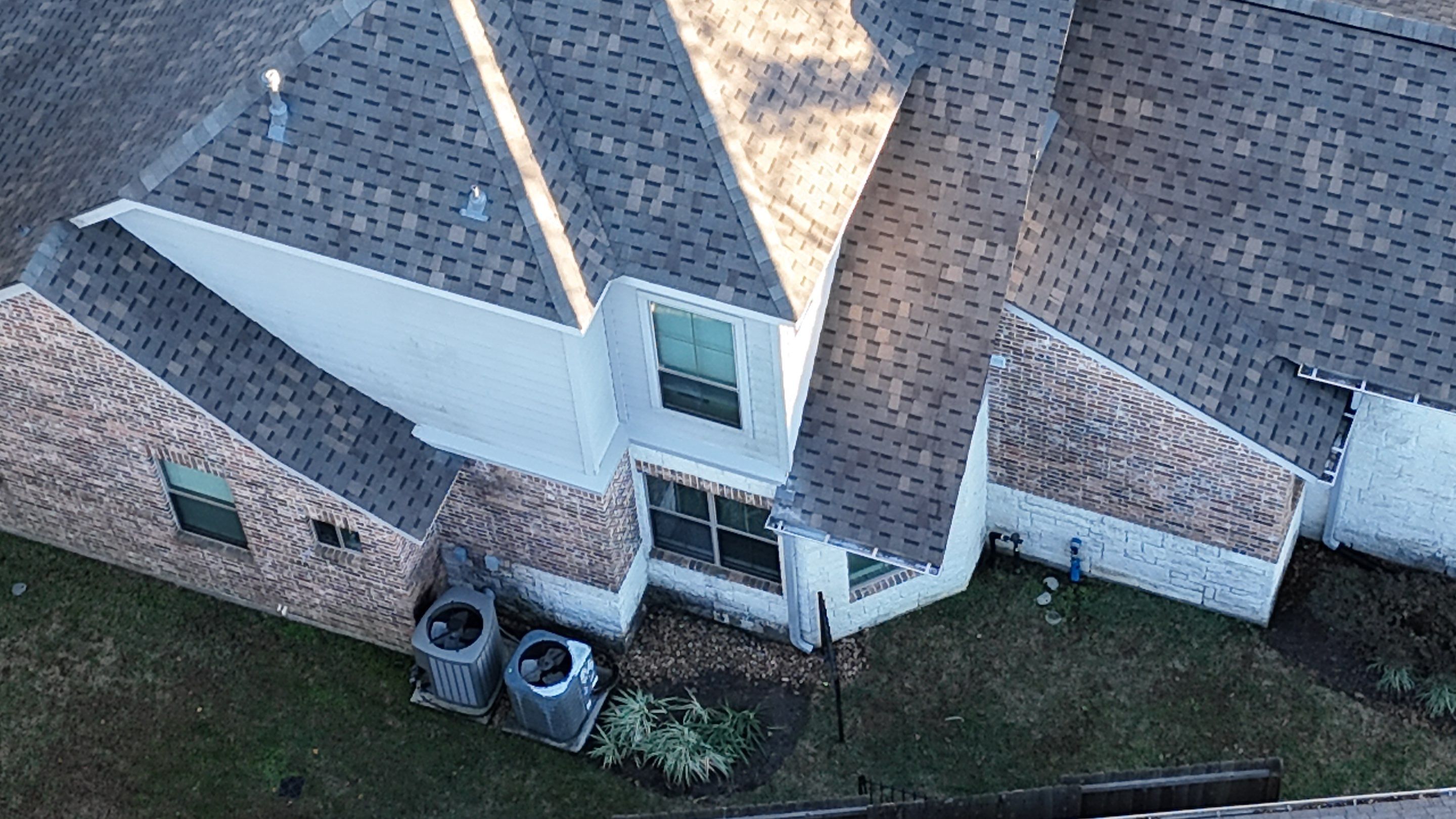 Kingwood Roof Installation using Atlas Pinnacle Pristine by Modern BYLT Roofing & Construction