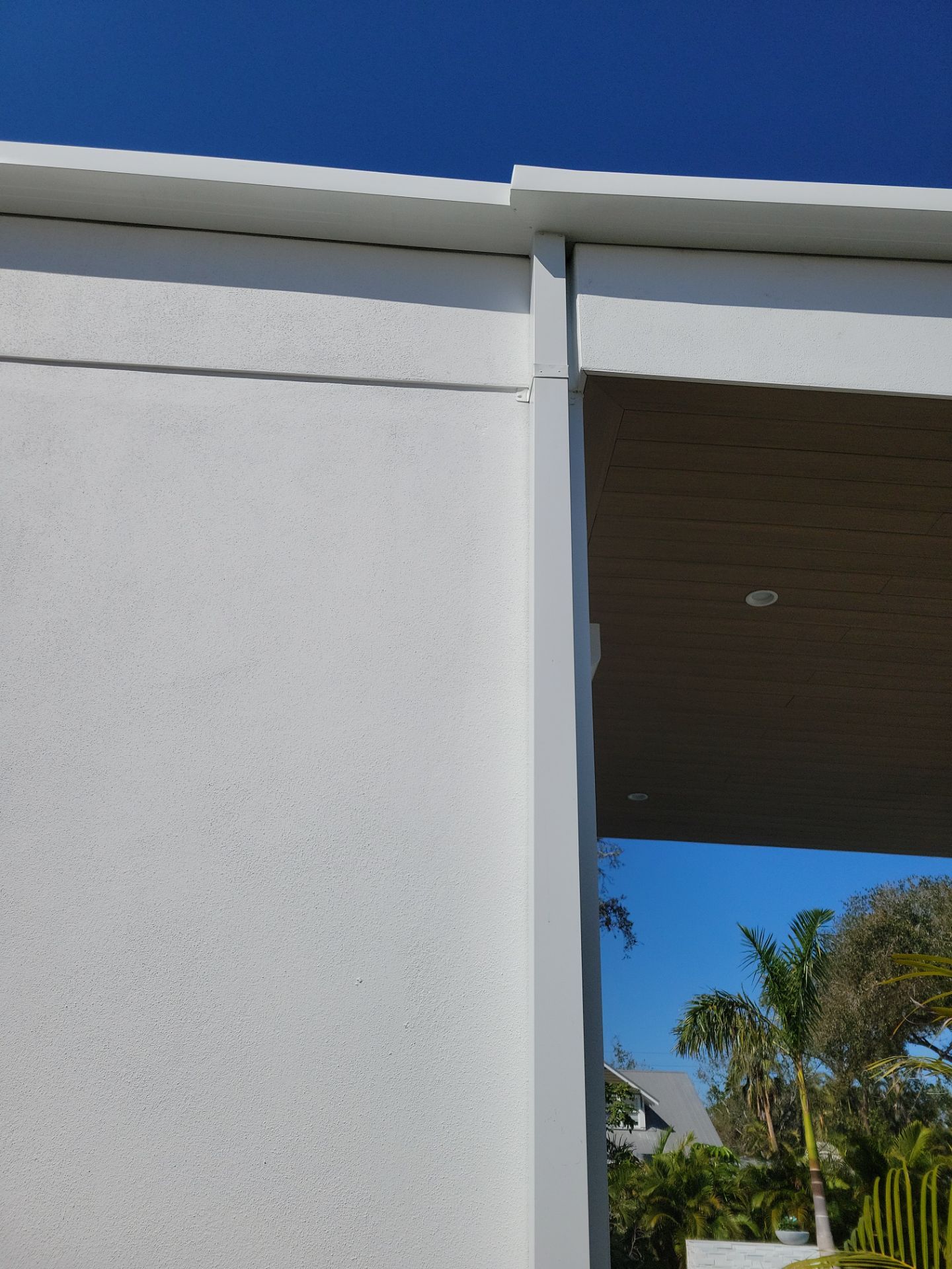 7 inch seamless gutters using smooth box gutters in Sarasota FL by Gutter Professors