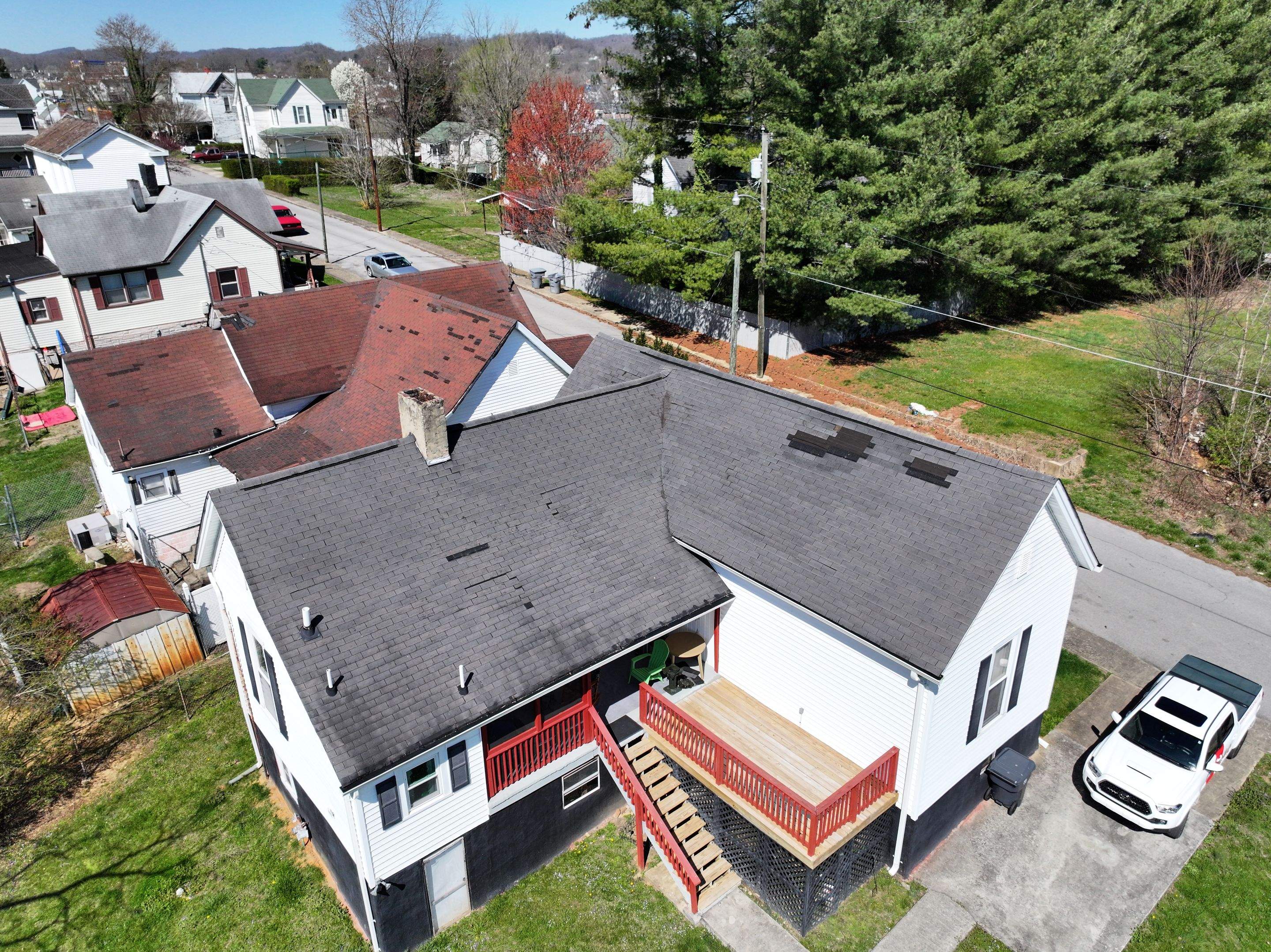 Fritz Residence by Omnia Roofing