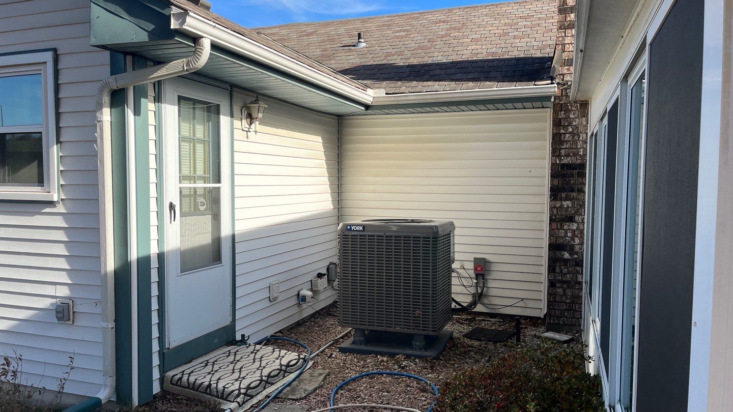 Siding Installation using Exterior Portfolio Vinyl Siding by EEC Windows, Siding & Roofing
