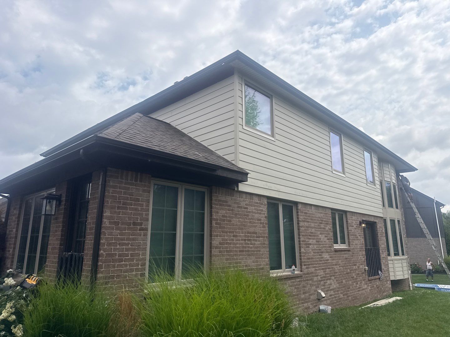 Siding Replacement using Alside S7 Cedar Mill Grain Composite by 180 Contractors