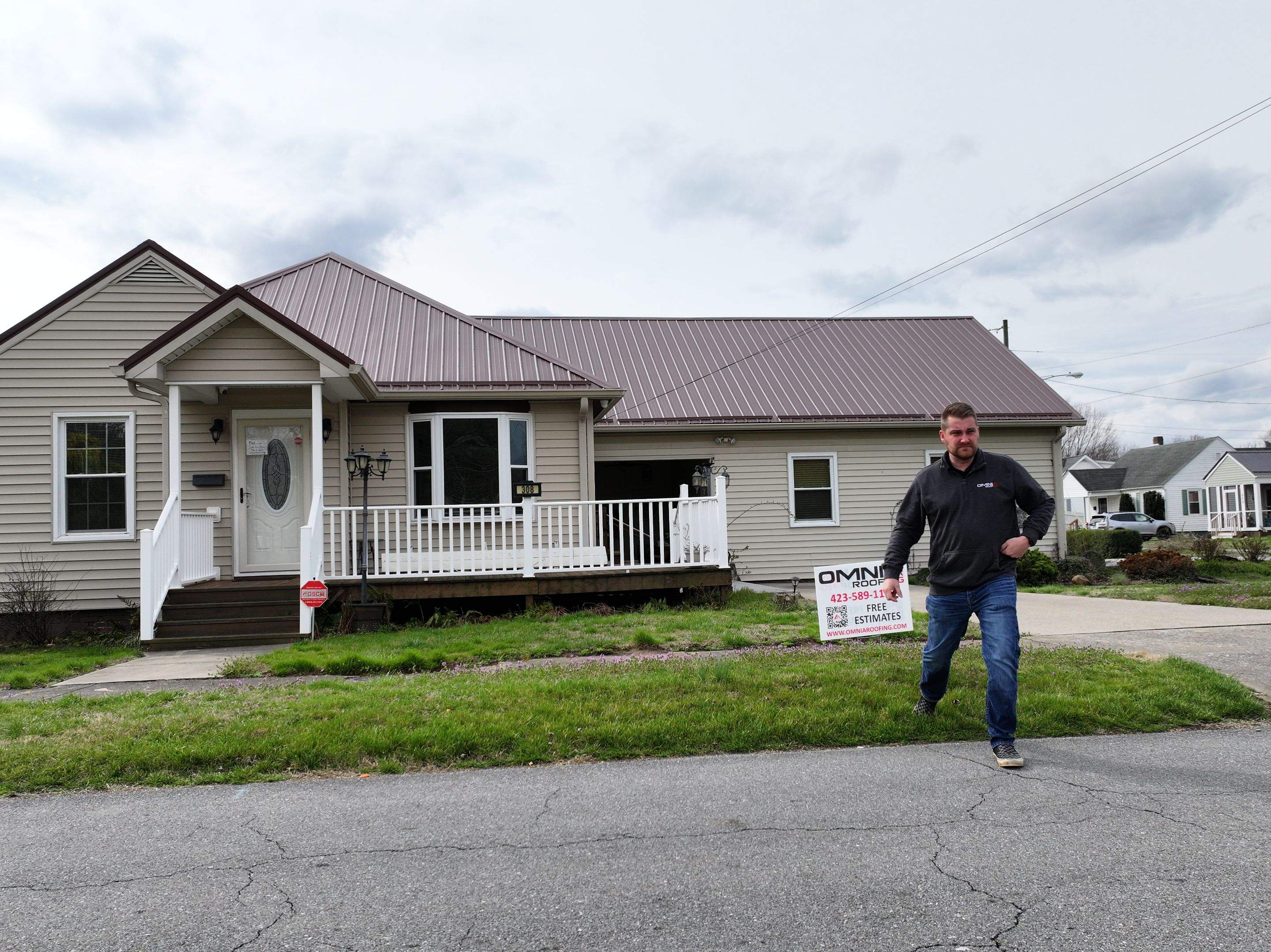 Carr Residence by Omnia Roofing