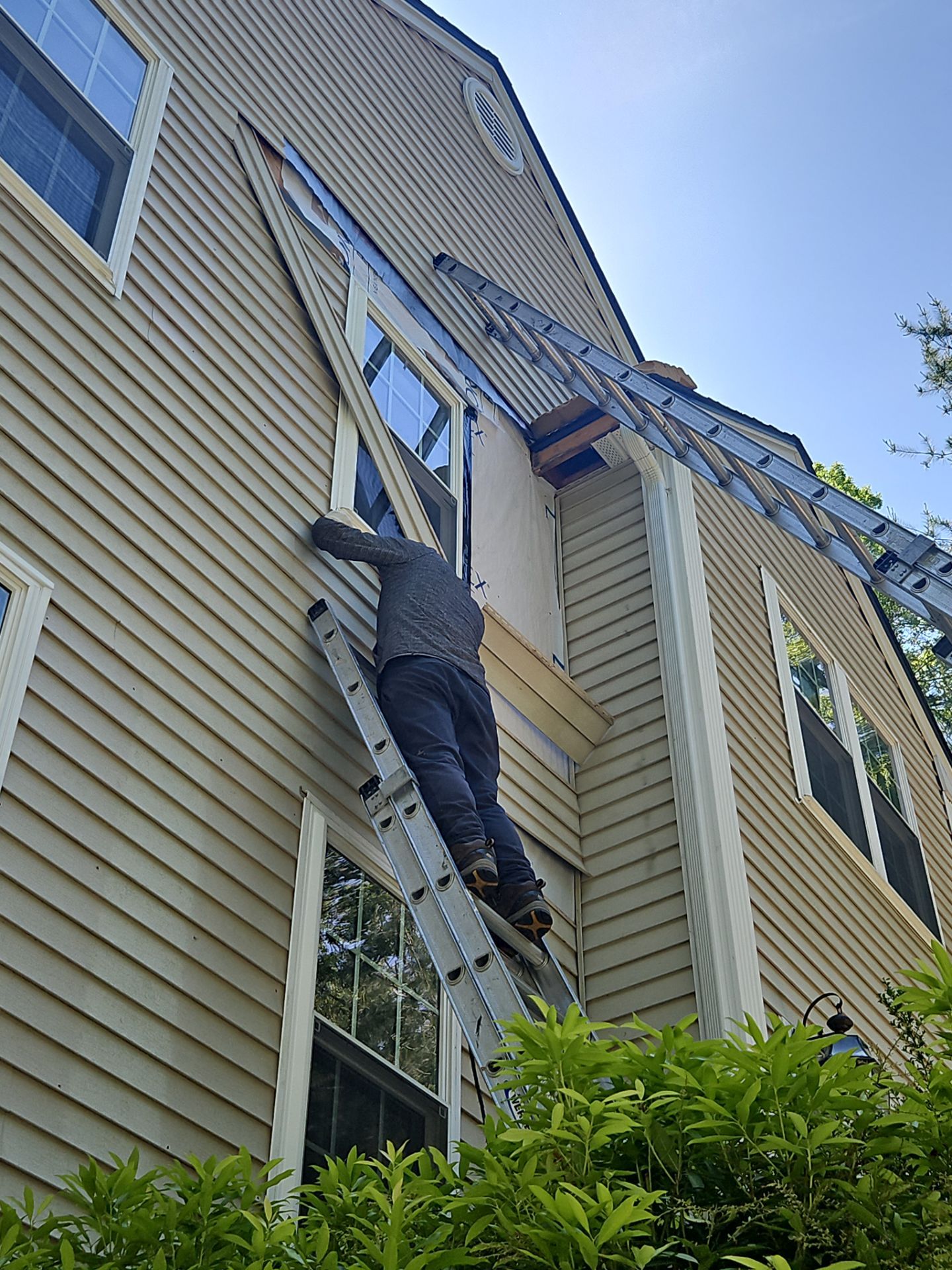 Leak Repair & Gutter Replacement in Chelmsford, MA by Mighty Dog Roofing of Greater Middlesex County
