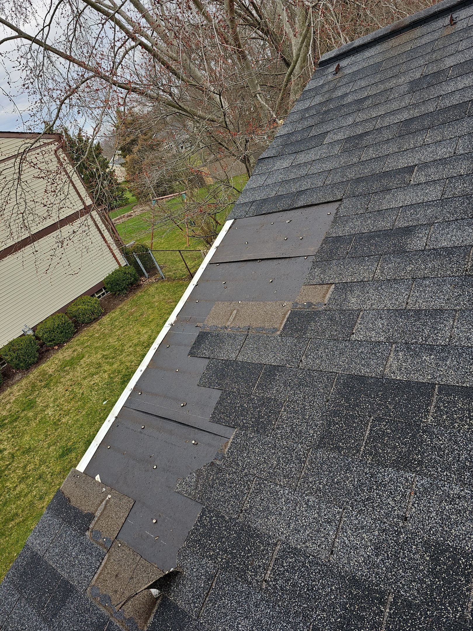 ATLAS PINNACLE COLOR: BLACK SHADOW DRIP EDGE: WHITE by Eagle Eye Roofing