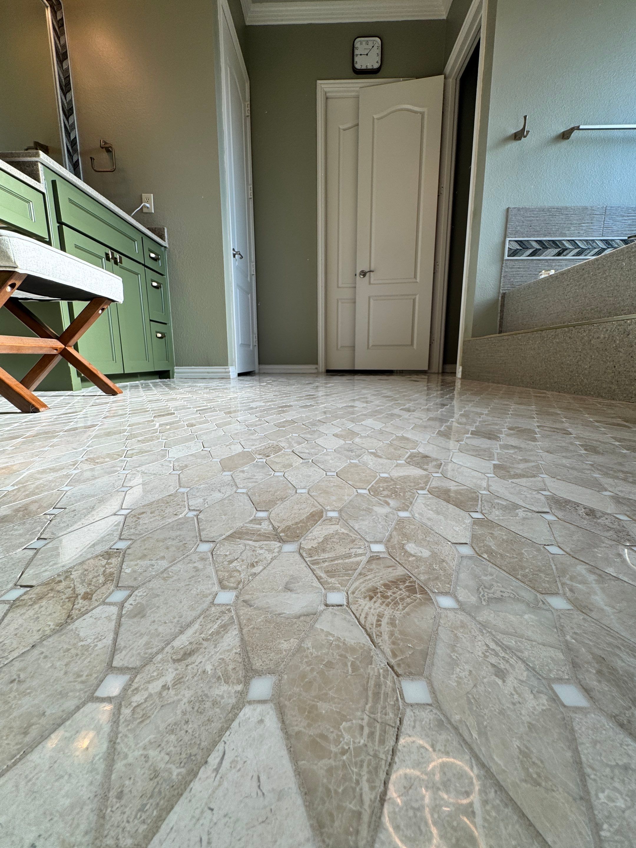 Full Master Bath (Onyx Collection) by New Bath Technologies