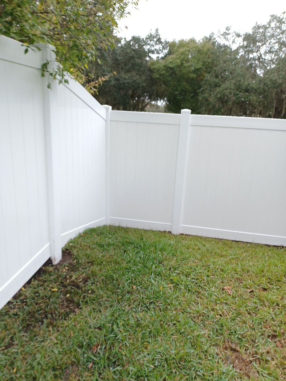 Riverview, FL 6 ft. White Vinyl Privacy Fence  by Asap fence and gates, LLC