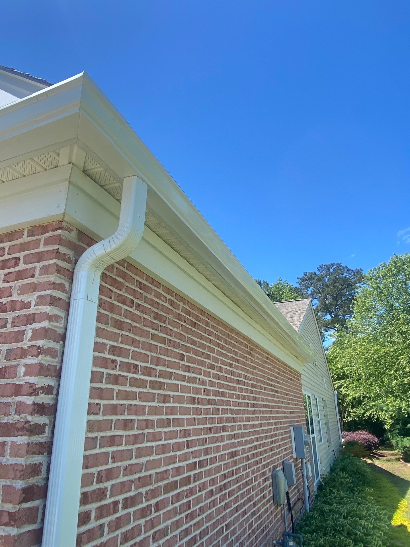 GAF Timberline HDZ Weathered Wood - 5” white gutters by Pro Performance Roofing