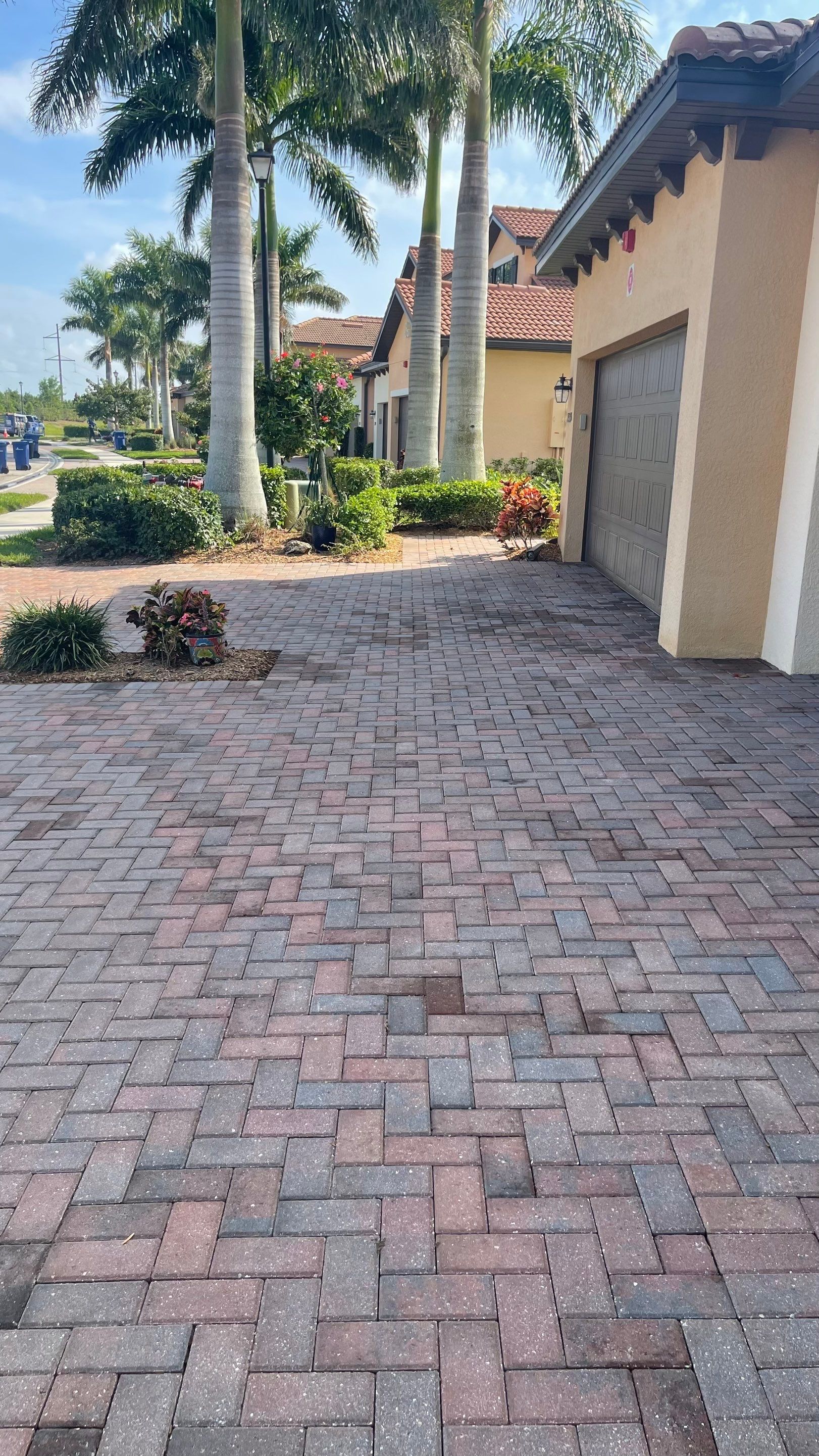 HOA Paver Driveway & Sidewalk Cleaning in Sarasota National, Venice, FL | Sunshine AquaWash by Sunshine AquaWash