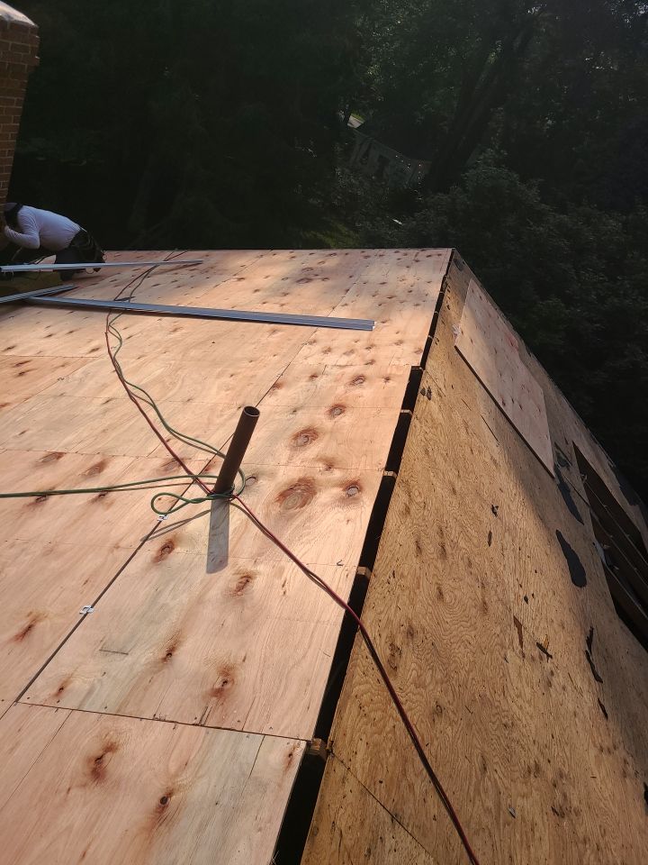 Burke: CertainTeed Landmark Pro Architectural Shingles in Max Def Weathered Wood by RM Banning, Inc.