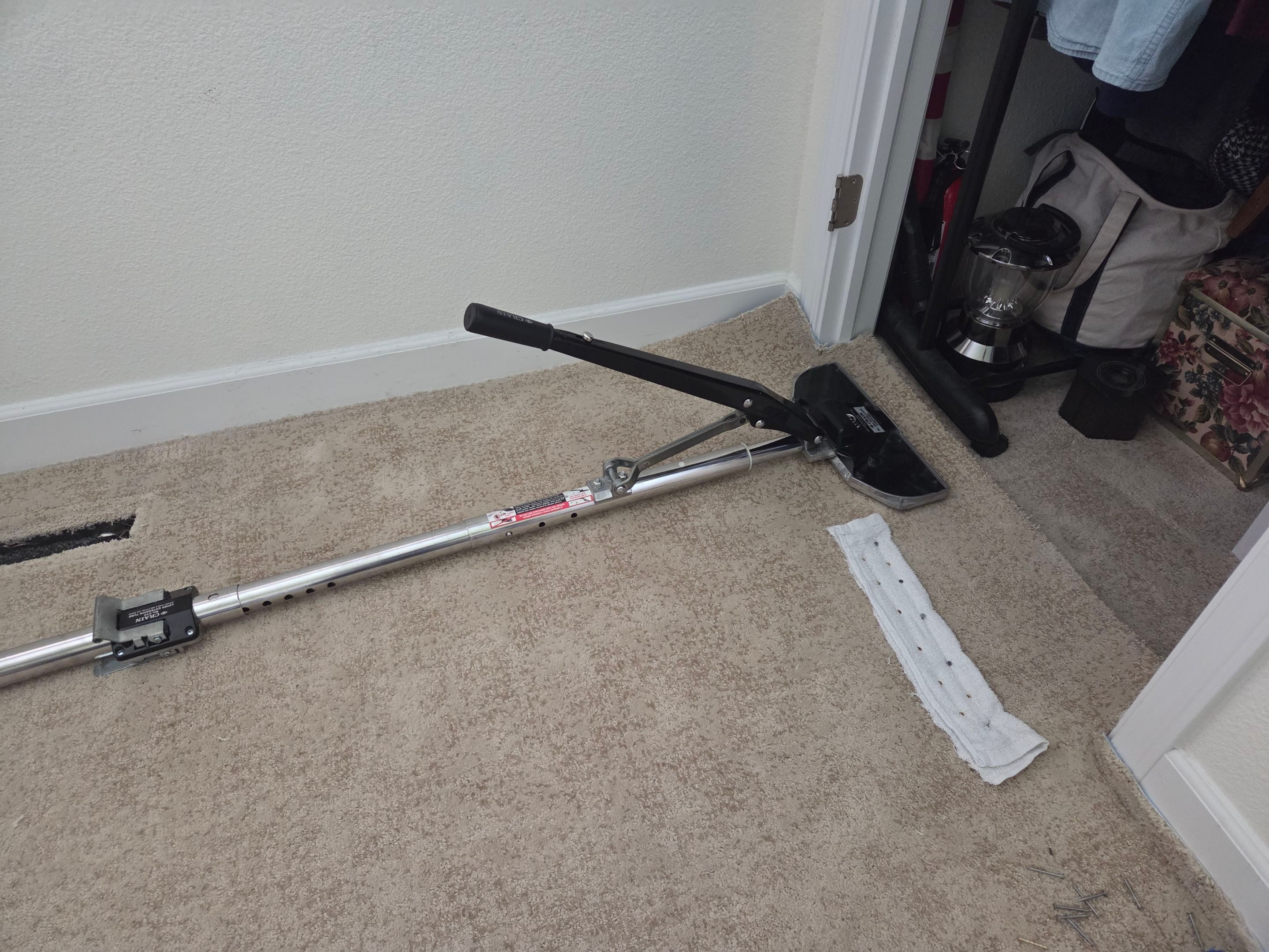 Roseville Carpet Re-stretch and Cleaning by Ardent Carpet Restore LLC