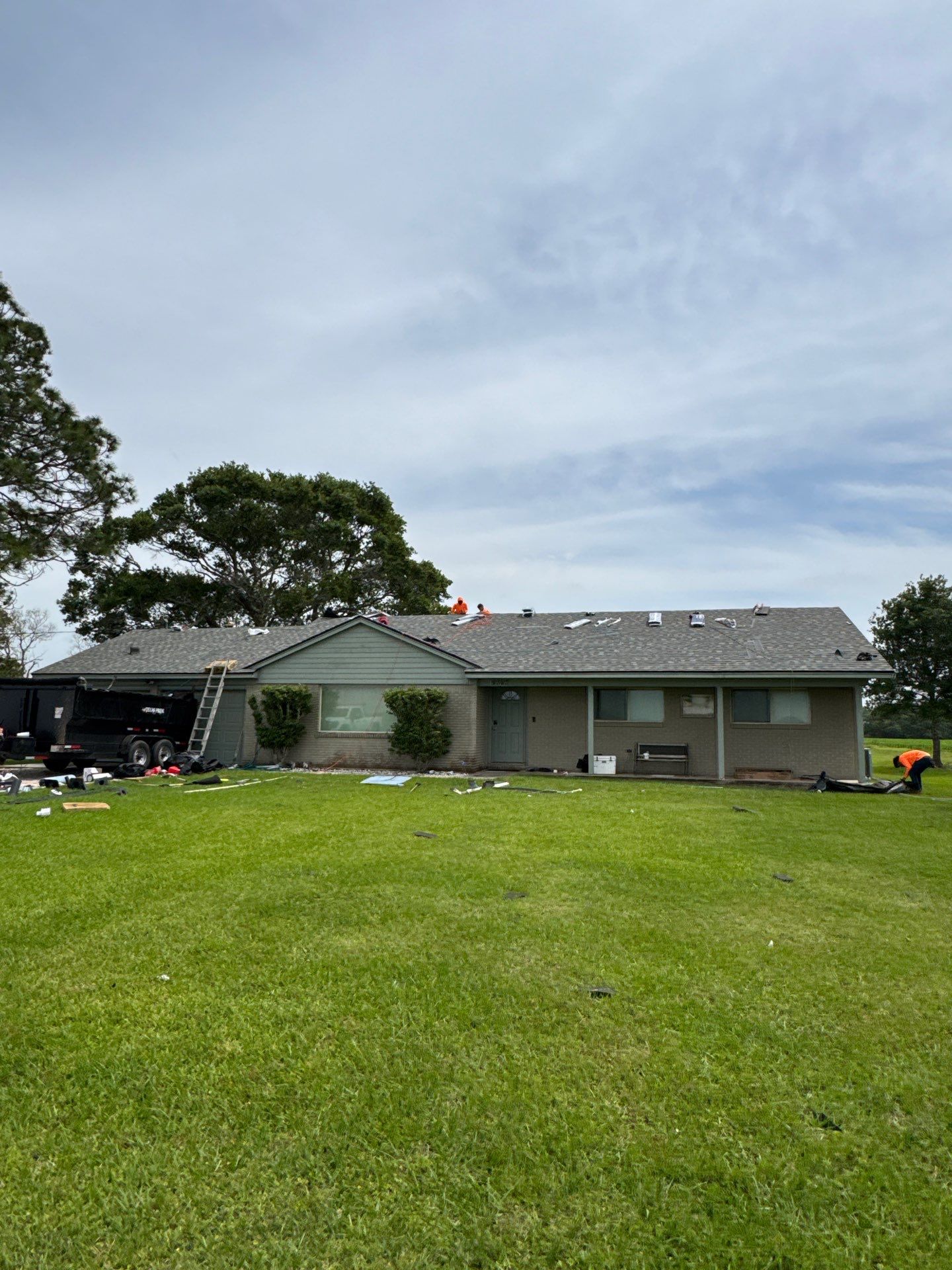 Roof Replacement louise by Roof Repair Company