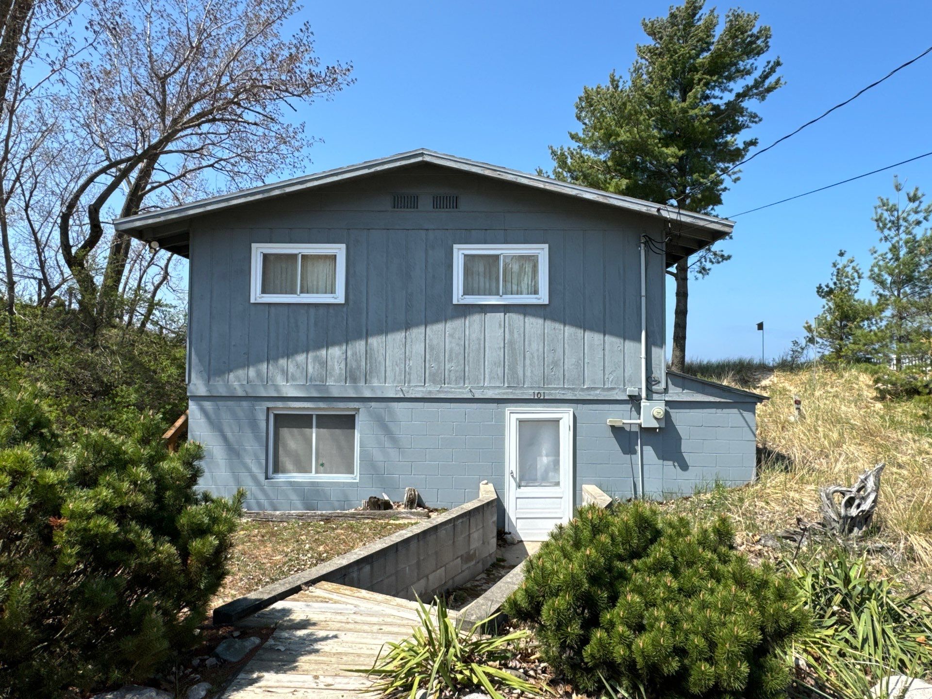 Exterior Painting. Exterior staining by Gordon Painting