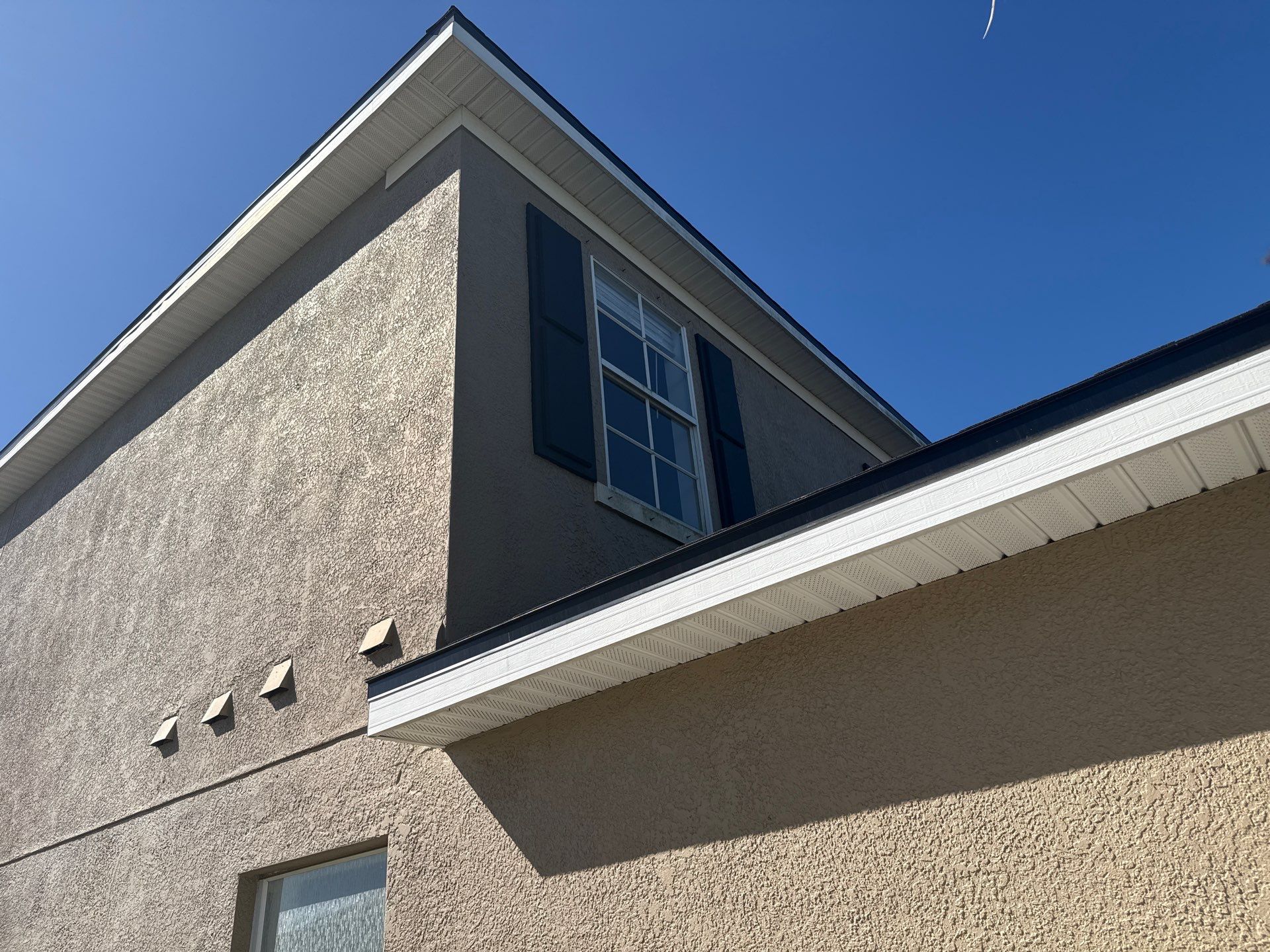 Two-Story House Wash in Crystal Lakes – Palmetto, FL by Sunshine AquaWash