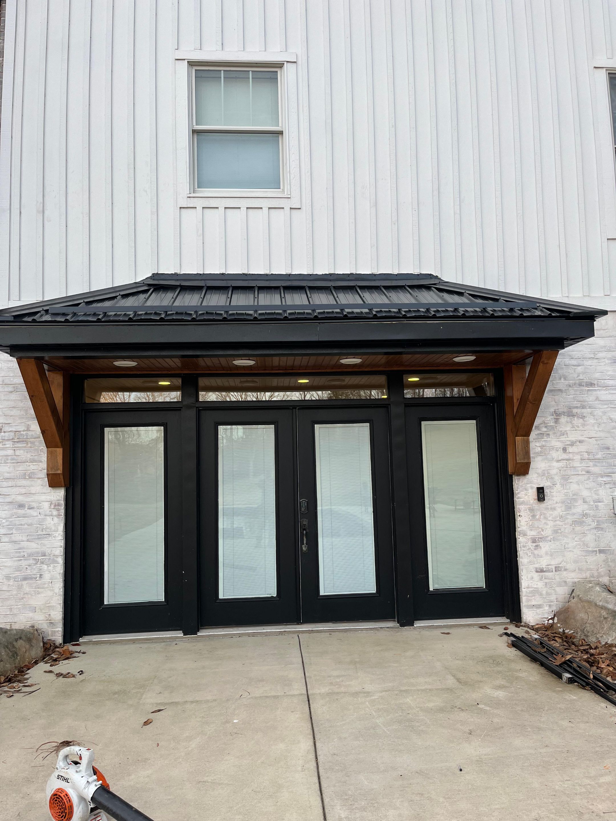 Nunn Residence by Omnia Roofing