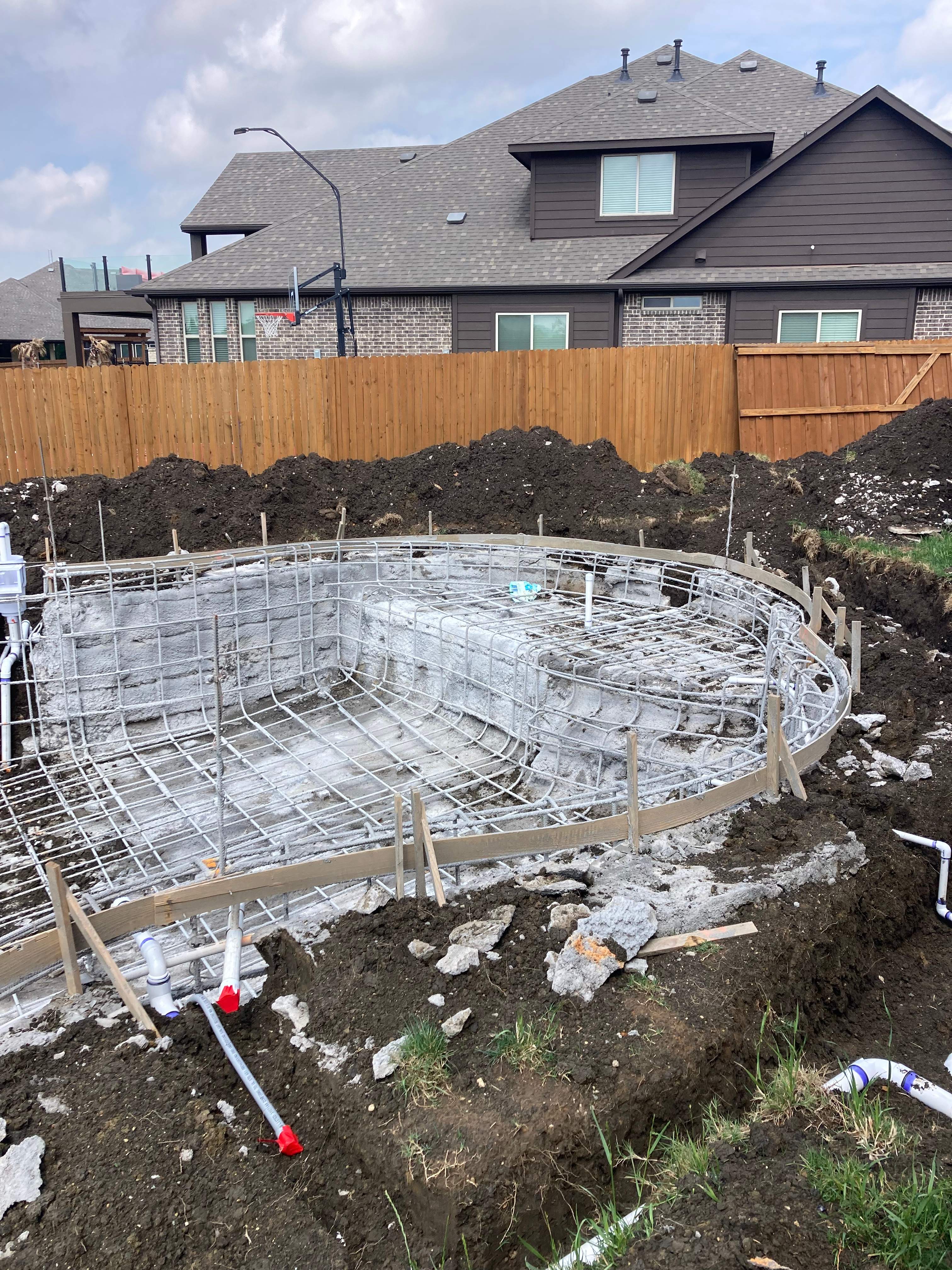 Freeform Pool with Tanning Ledge by Pinnacle Pools and Spas - DFW