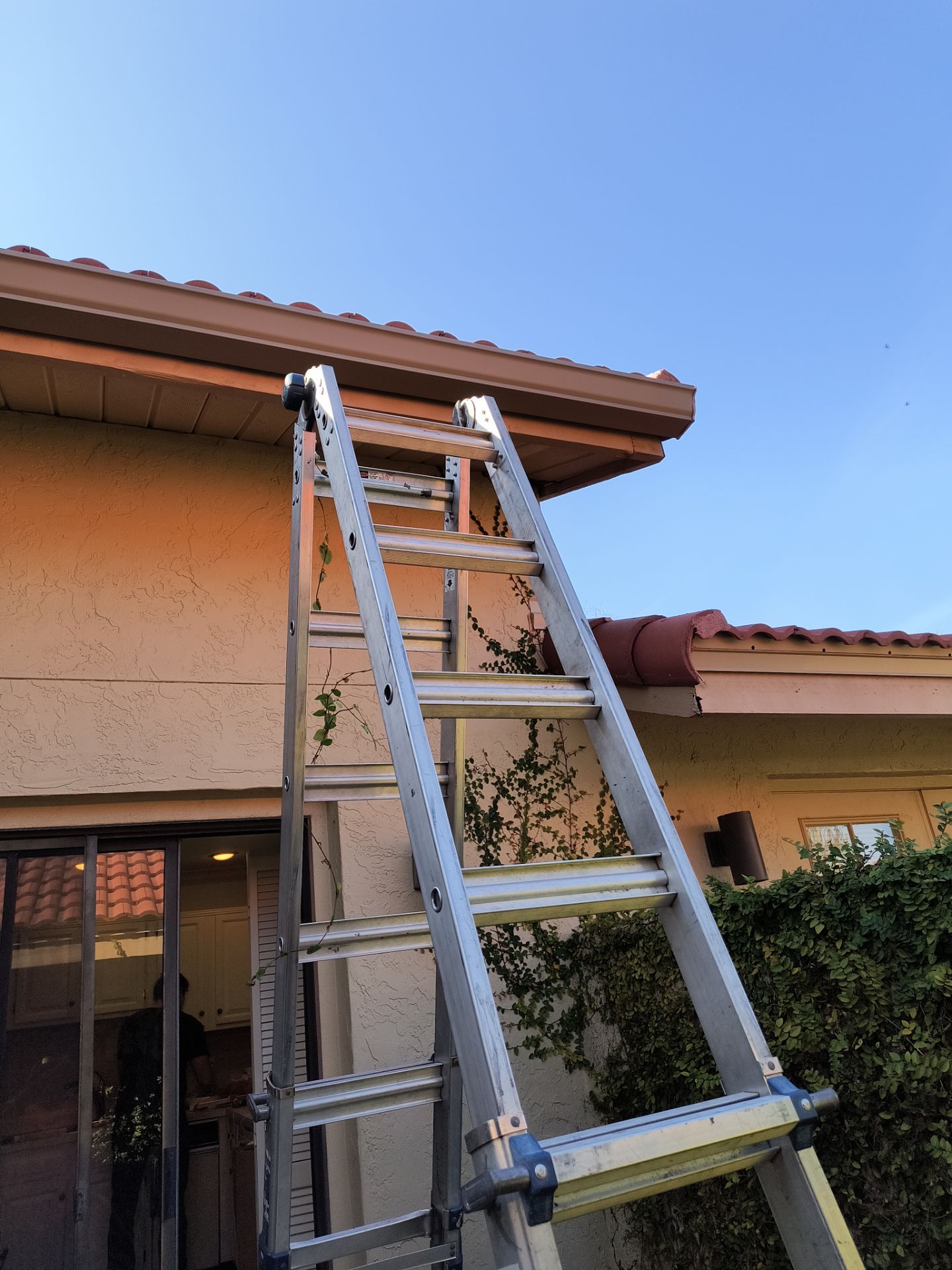 Seamless Gutter Installation in Sarasota FL by Gutter Professors