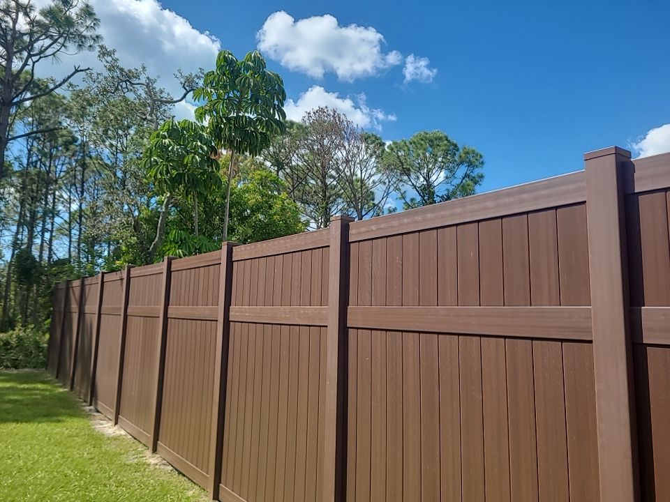 2650 Lemon Ave  by H&Y Fence