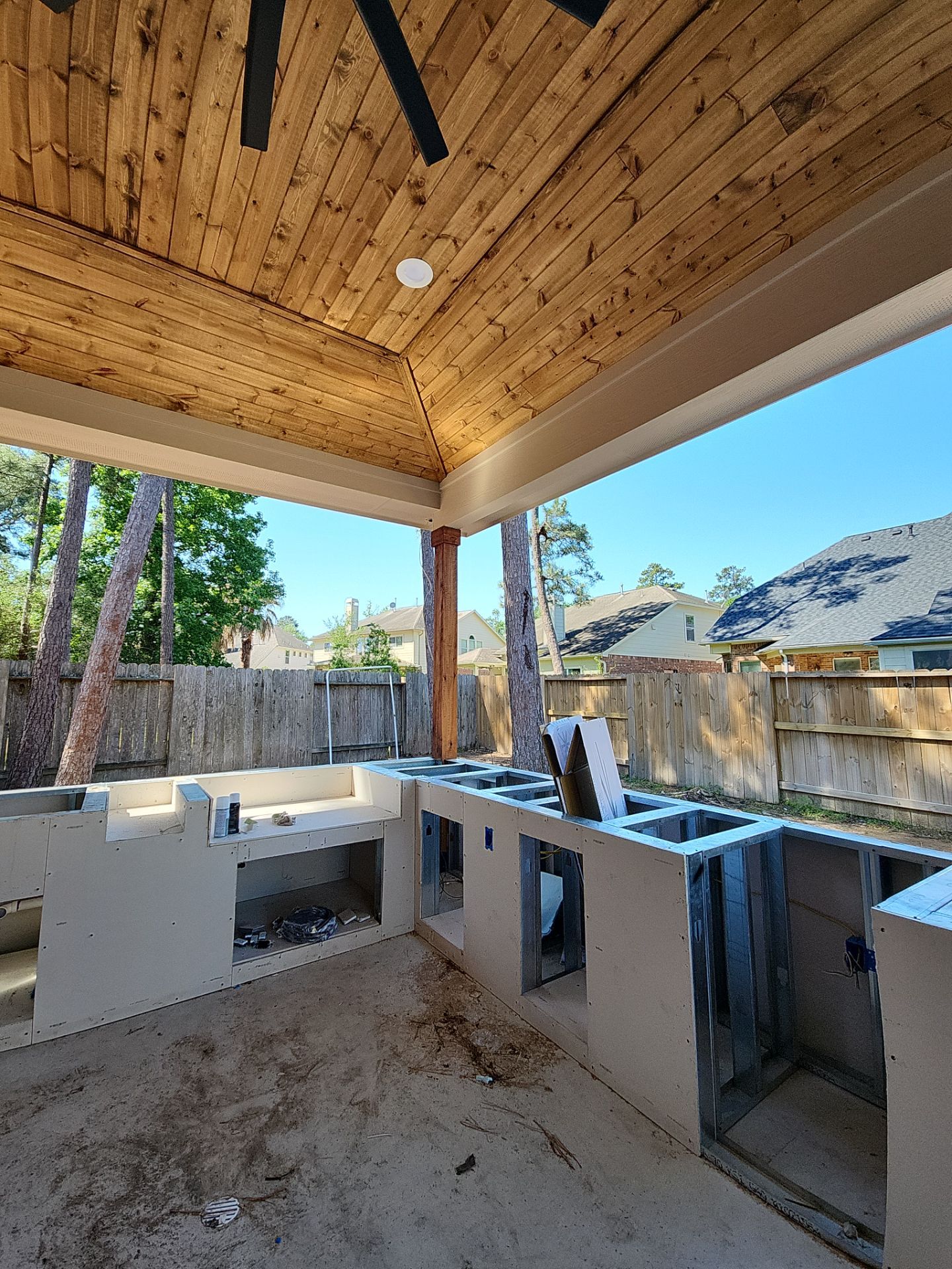 Pool, Patio Cover and Summer Kitchen in Sterling Ridge by SophAlx LLC