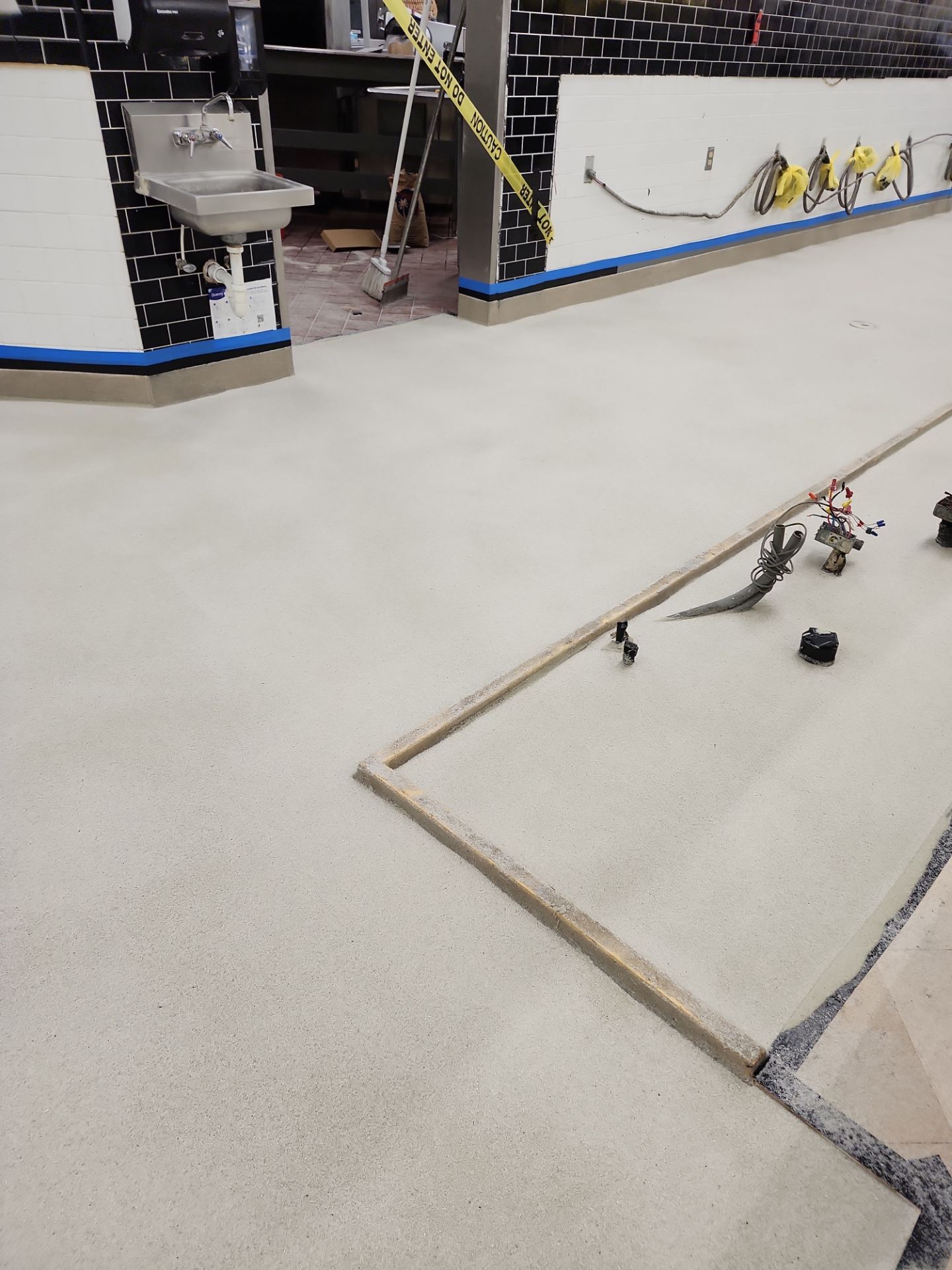 Fresco y Más Food Prep Area by Seamless Surfaces