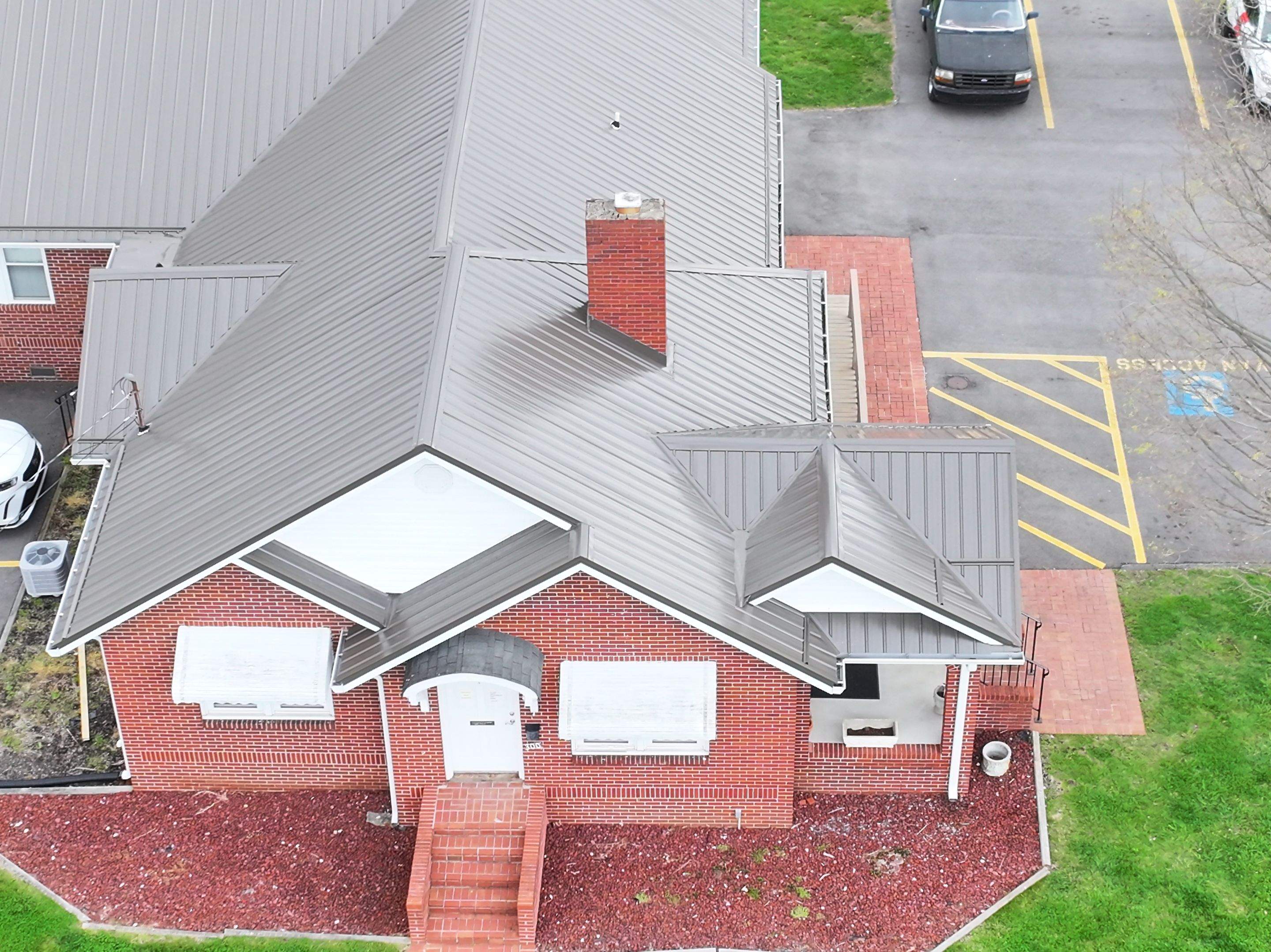 Carter County Planning Office by Omnia Roofing