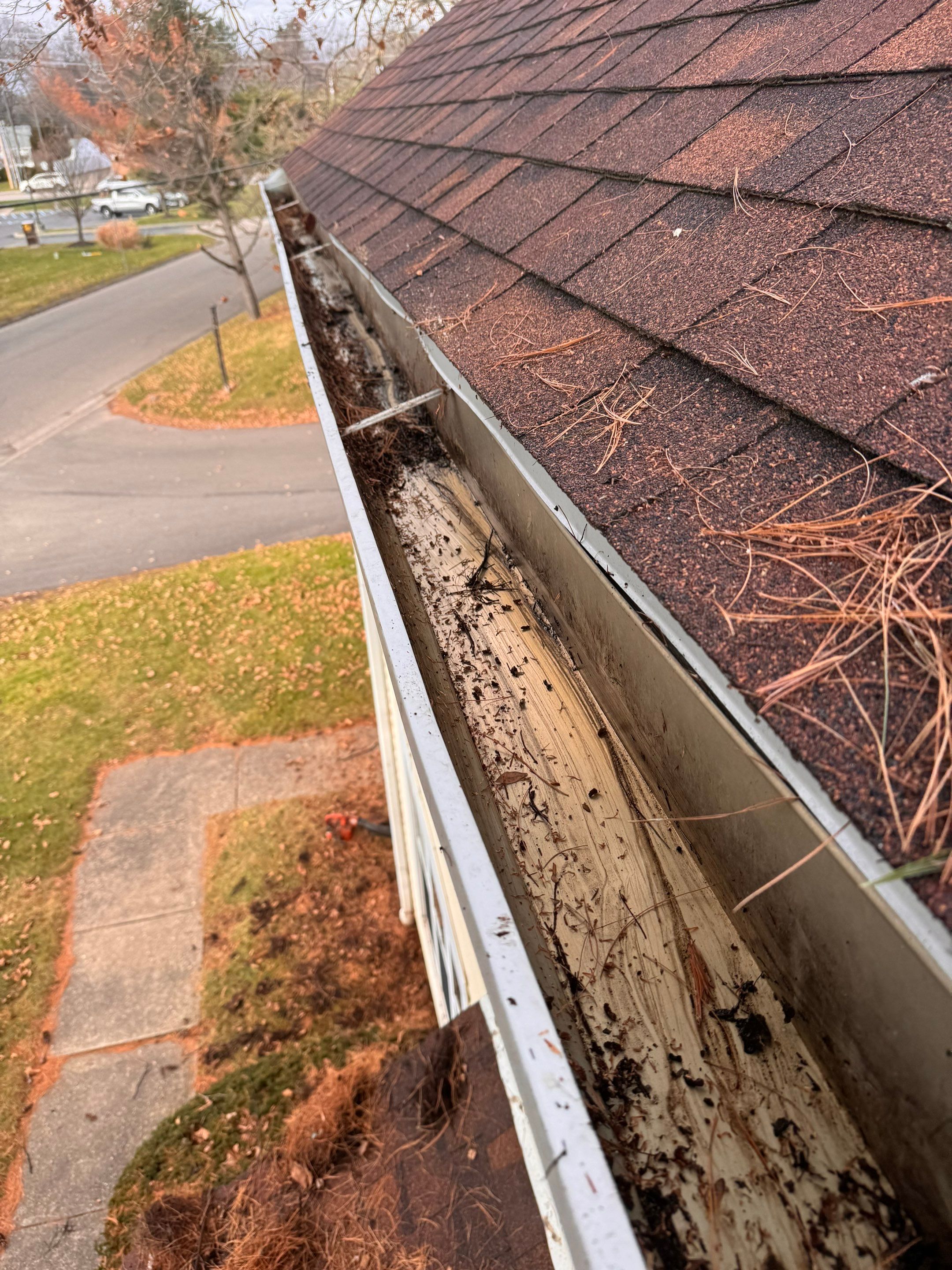 Commercial gutter cleaning Charleston, WV after photo with clean gutters