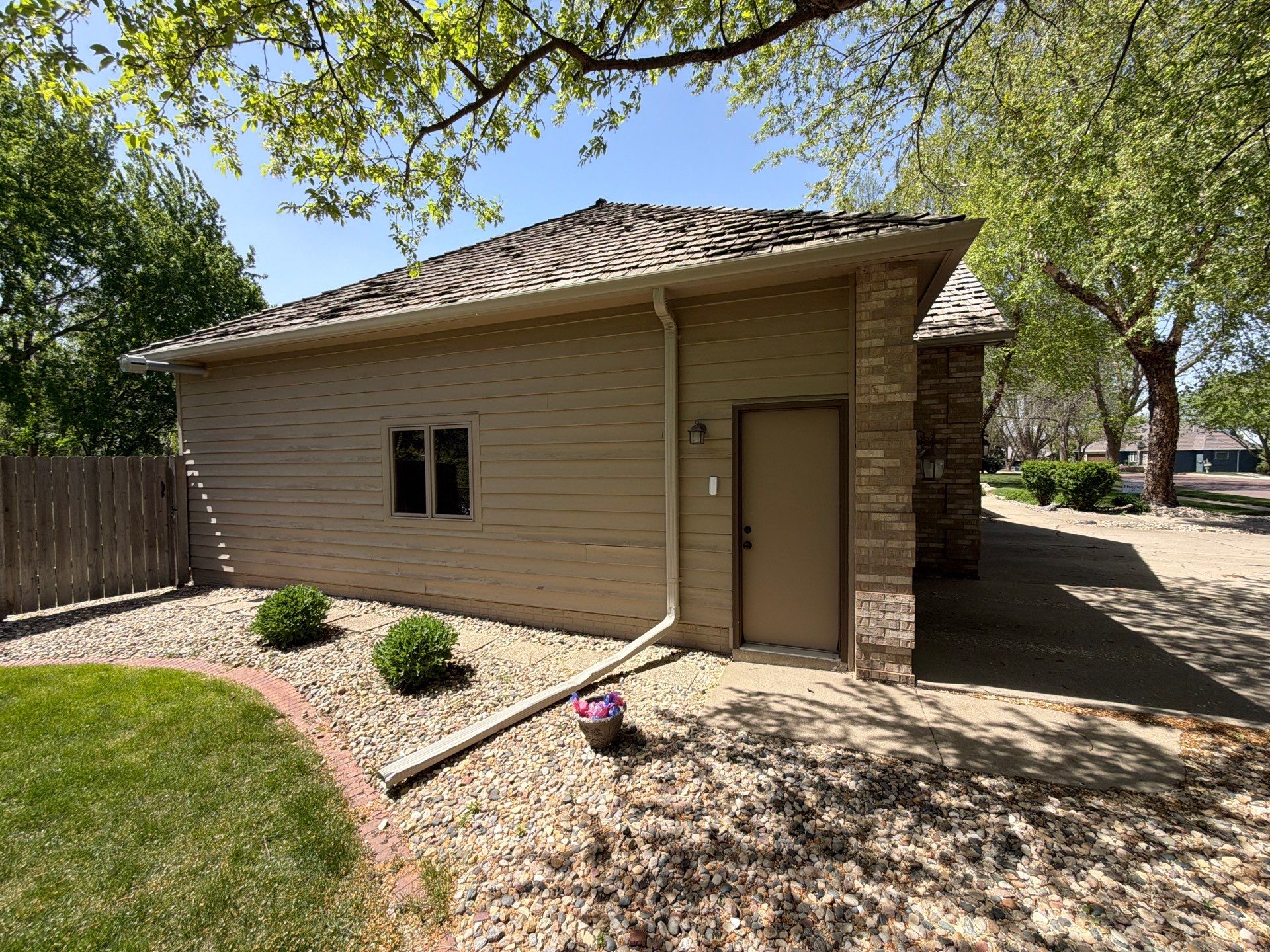 Residential Siding Replacement and Wood Rot Repair in Sioux Falls by Select Painting, Coatings & Garage Cabinets