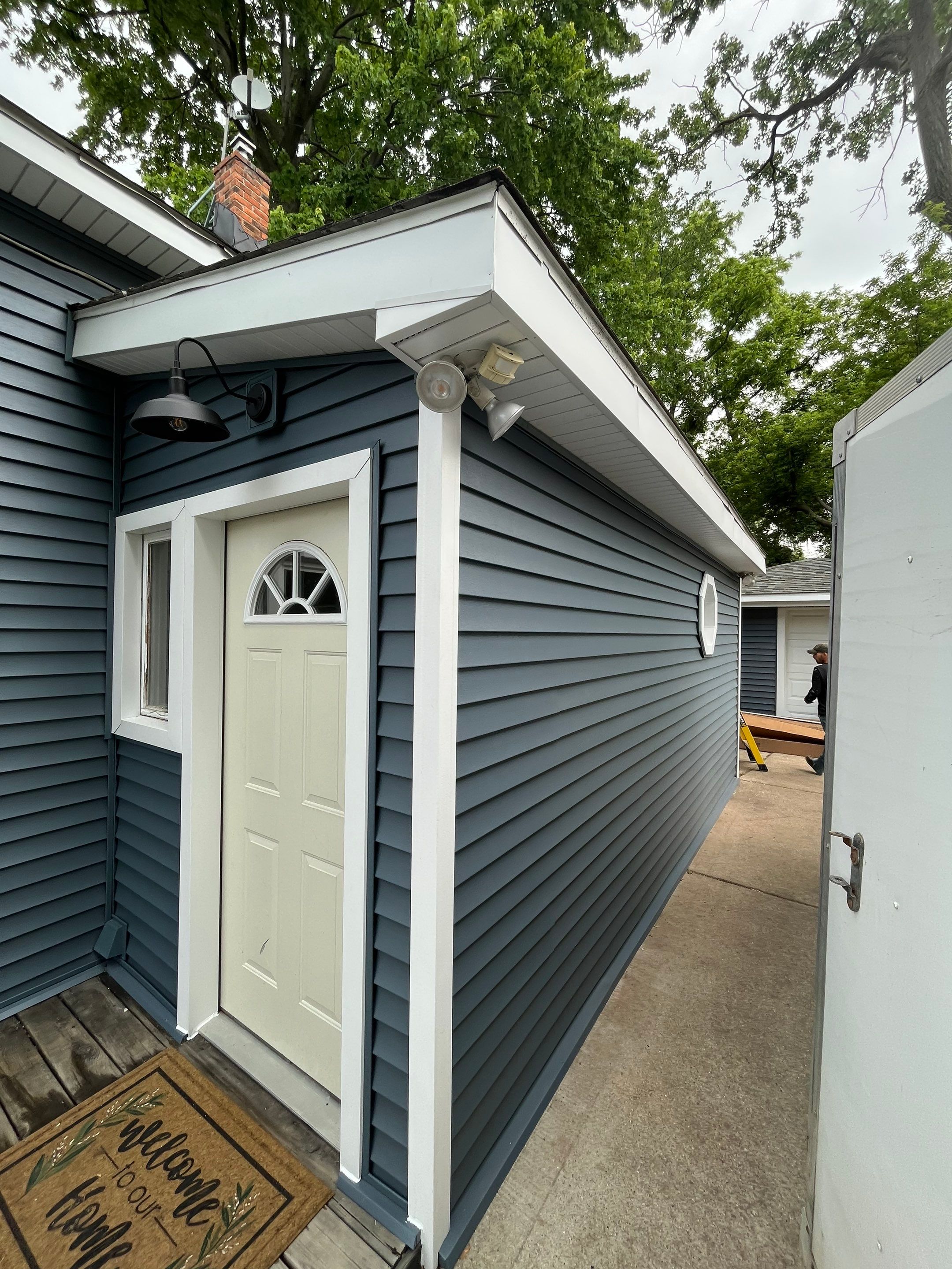 Siding Replacement using CertainTeed Restoration Classis D4 by 180 Contractors