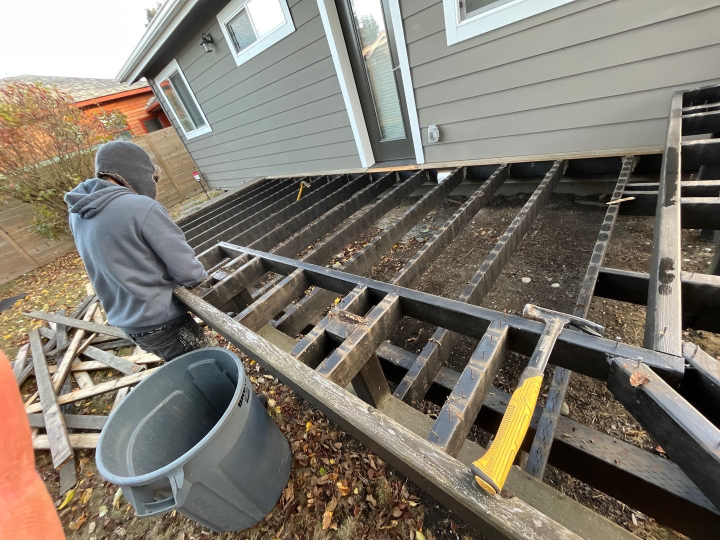 Seattle Deck & Bench by Alki deck builders 