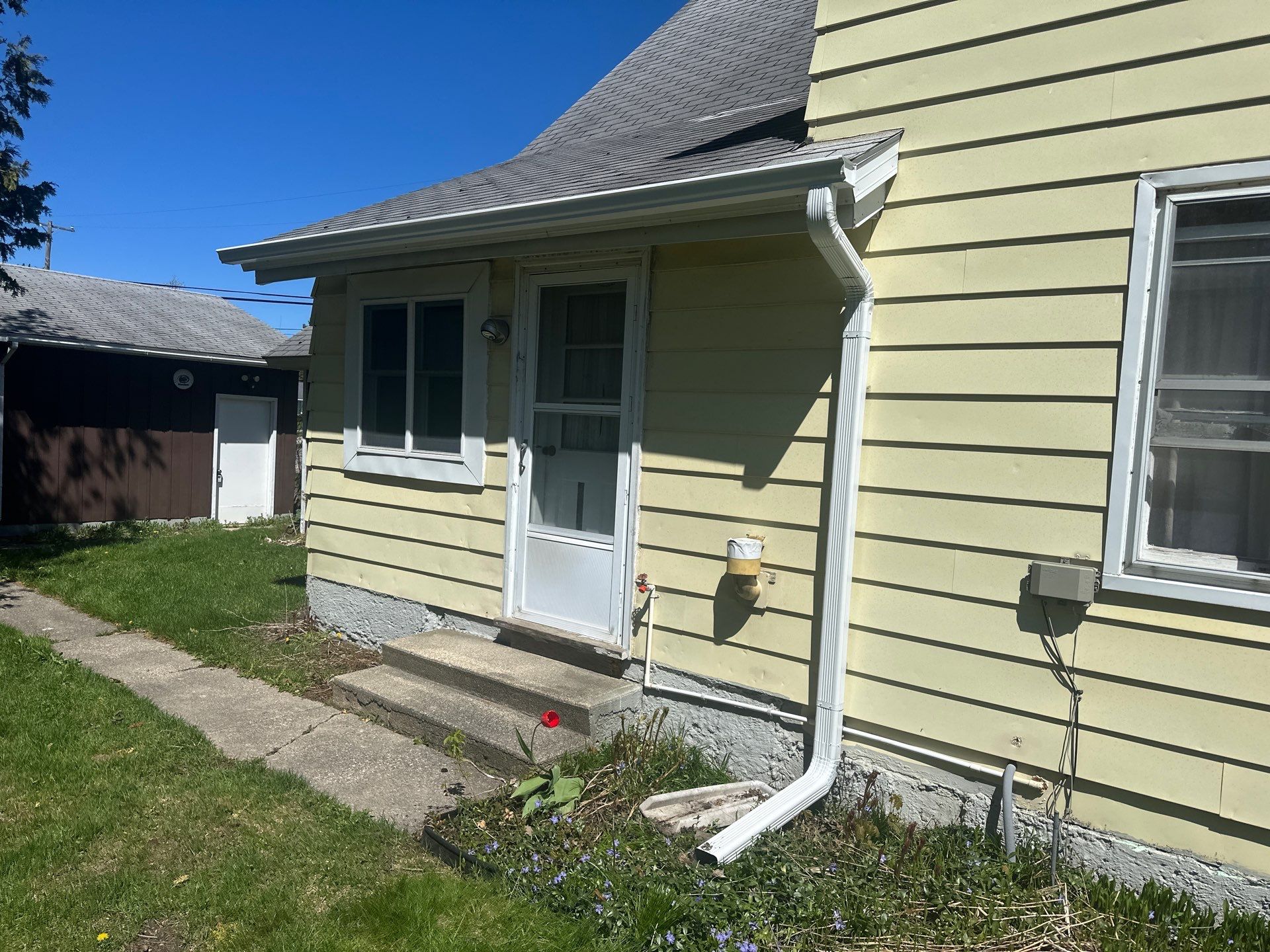 Seamless Gutter and Downspout Installation in Gaylord by Rainbow Seamless Systems